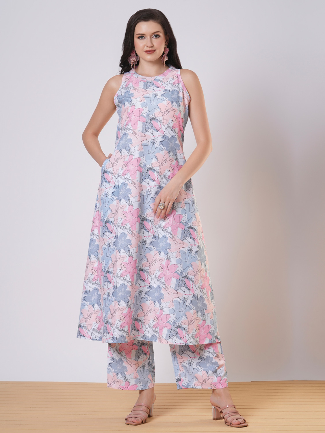 Image of Gosriki Women Viscose Rayon Kurta Pant Set