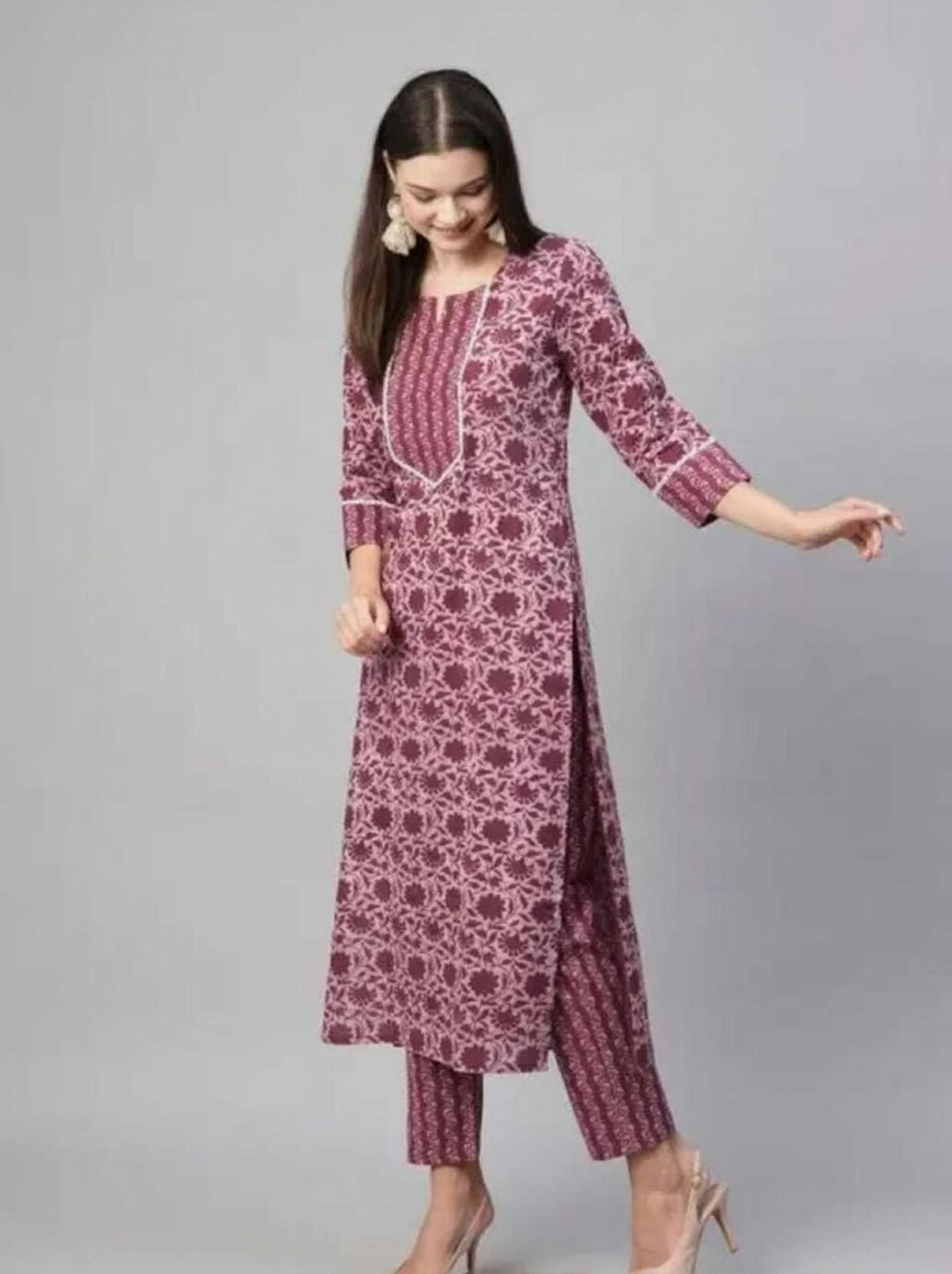 Image of sadya attire Women Cotton Blend Kurti Set