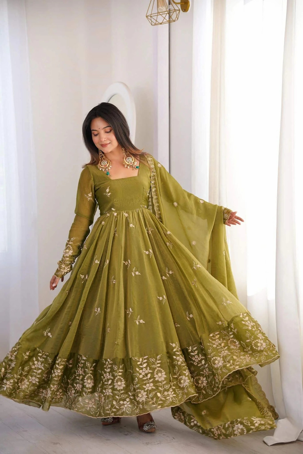 Image of Ambefashion Women Silk Blend Kurta Pant Dupatta Set