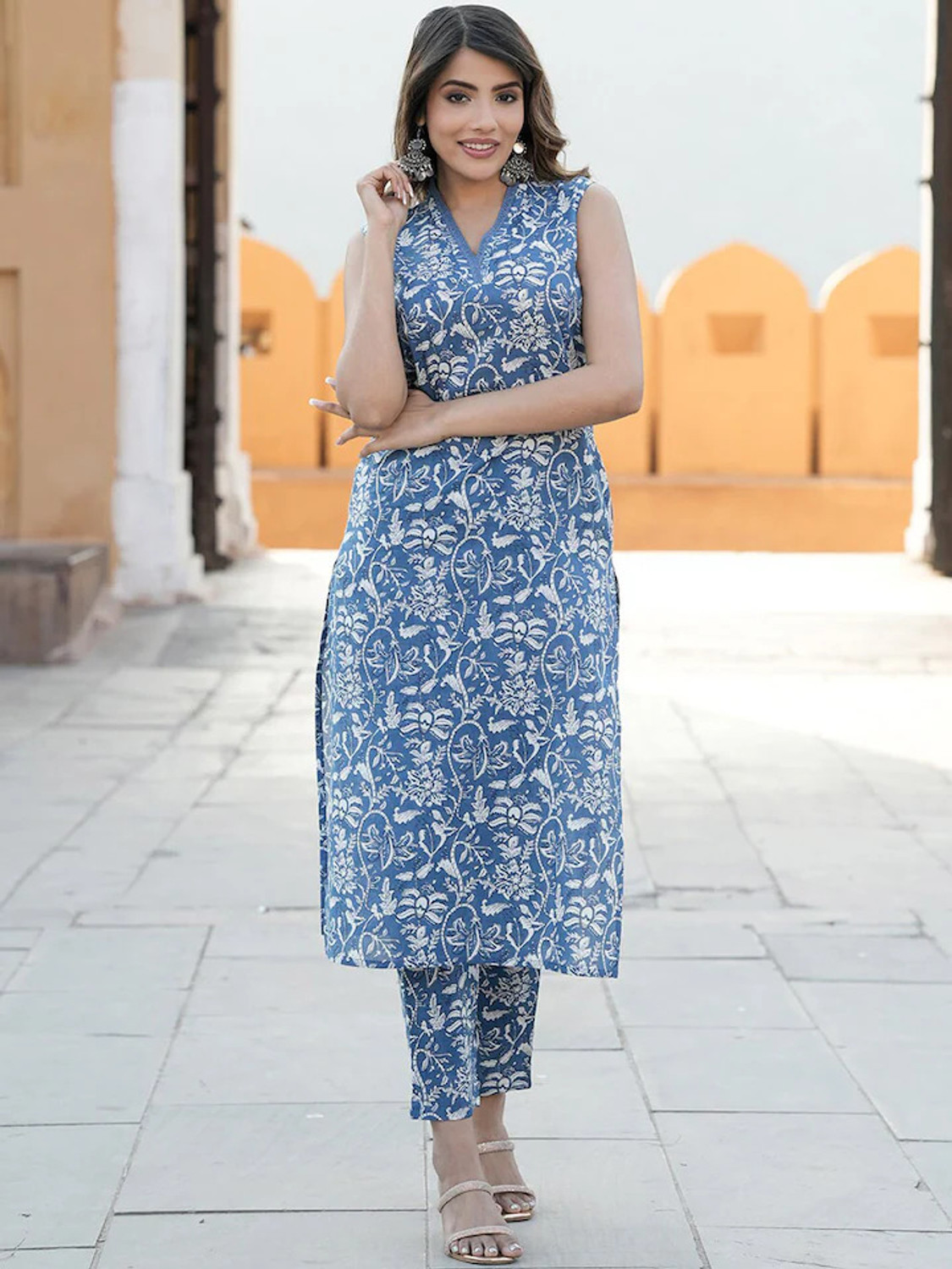 Image of Gosriki Women Viscose Rayon Kurta Pant Set