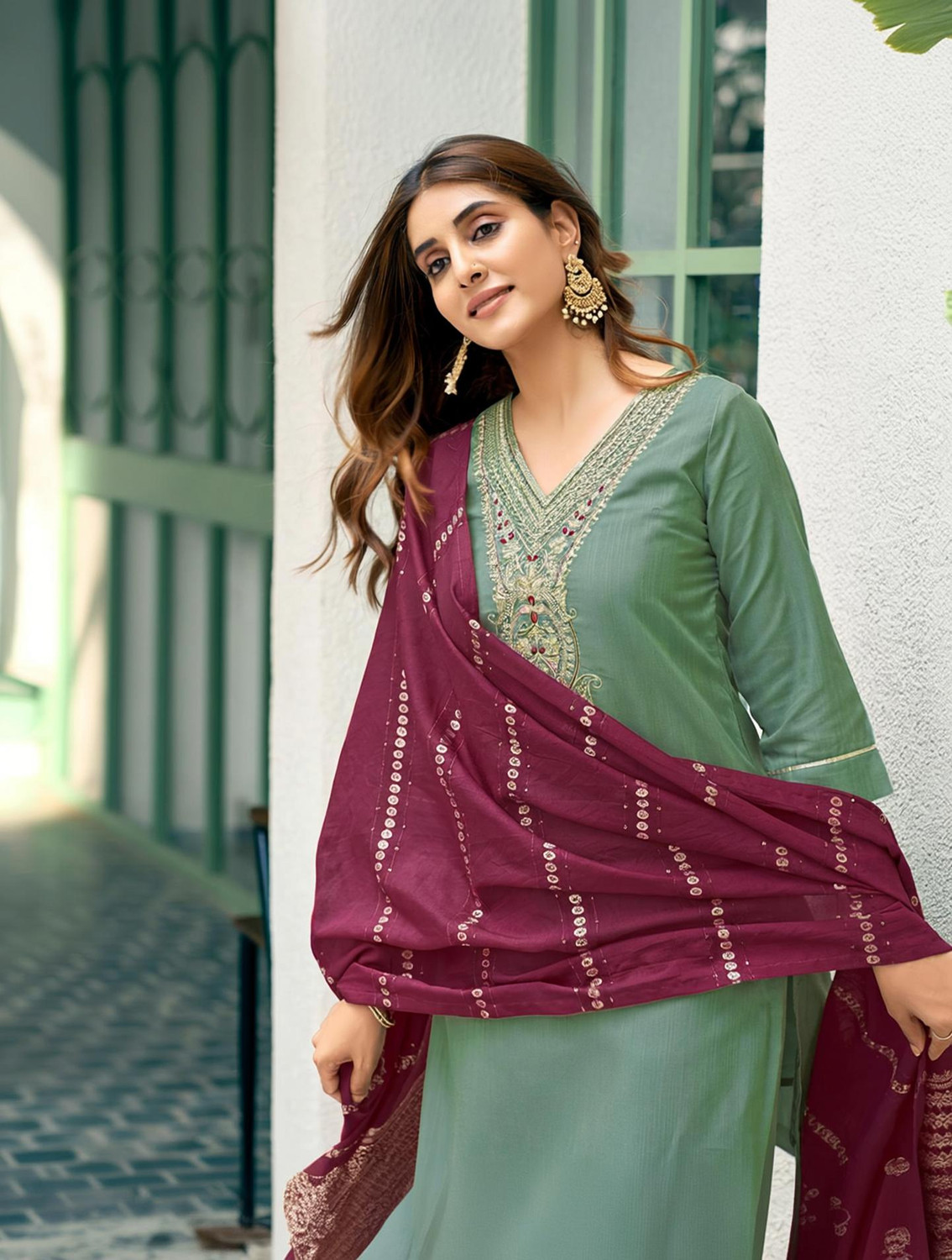 Image of Gosriki Women Cotton Blend Kurta Pant Dupatta Set
