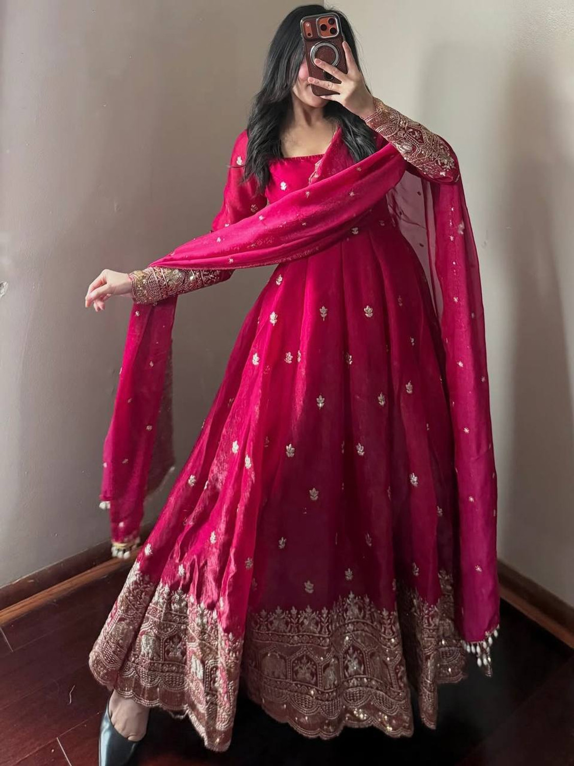 Image of Ambefashion Women Silk Blend Kurta Pant Dupatta Set