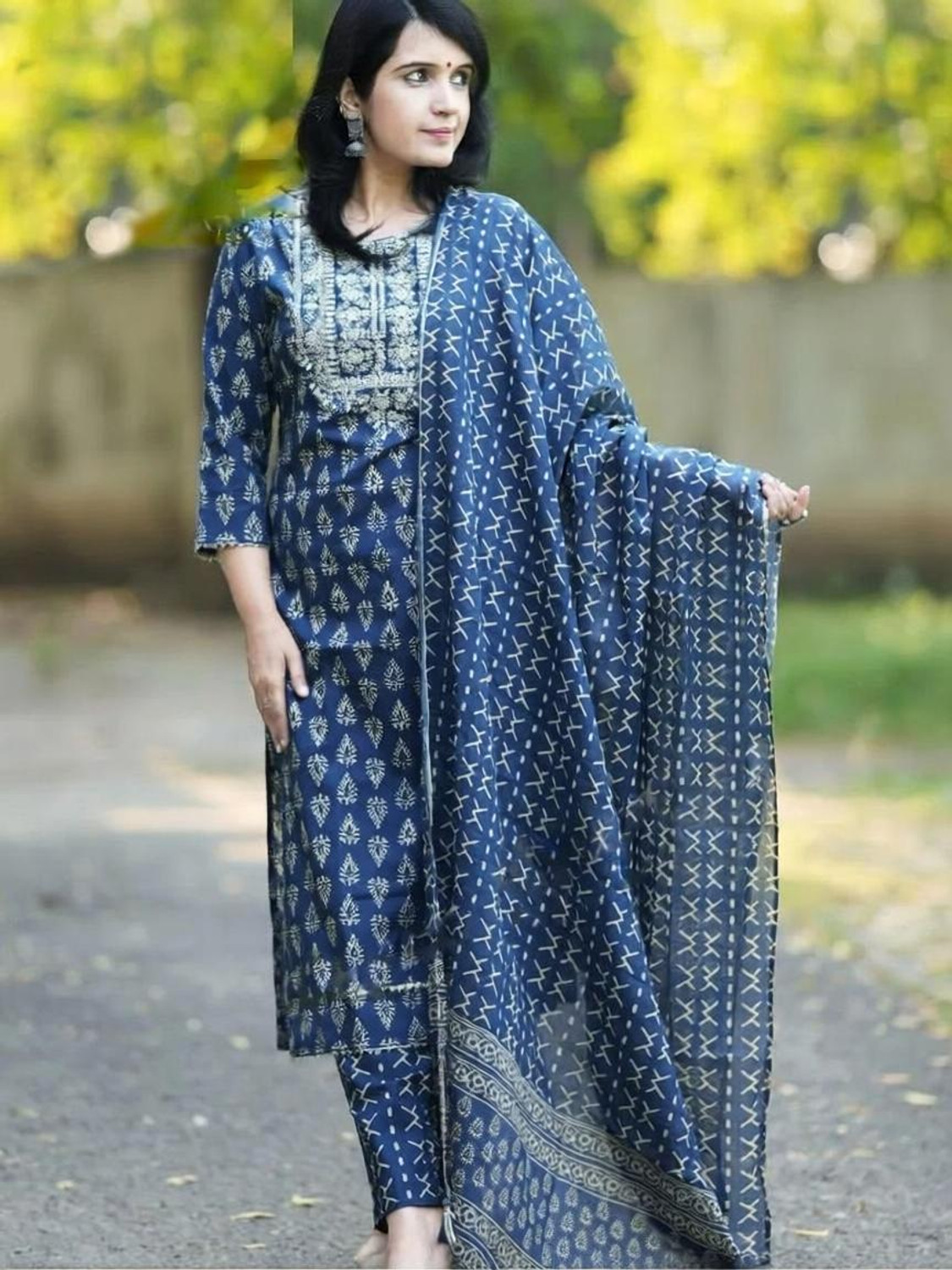 Image of Klosia Women Pure Silk Kurta Pant Dupatta Set