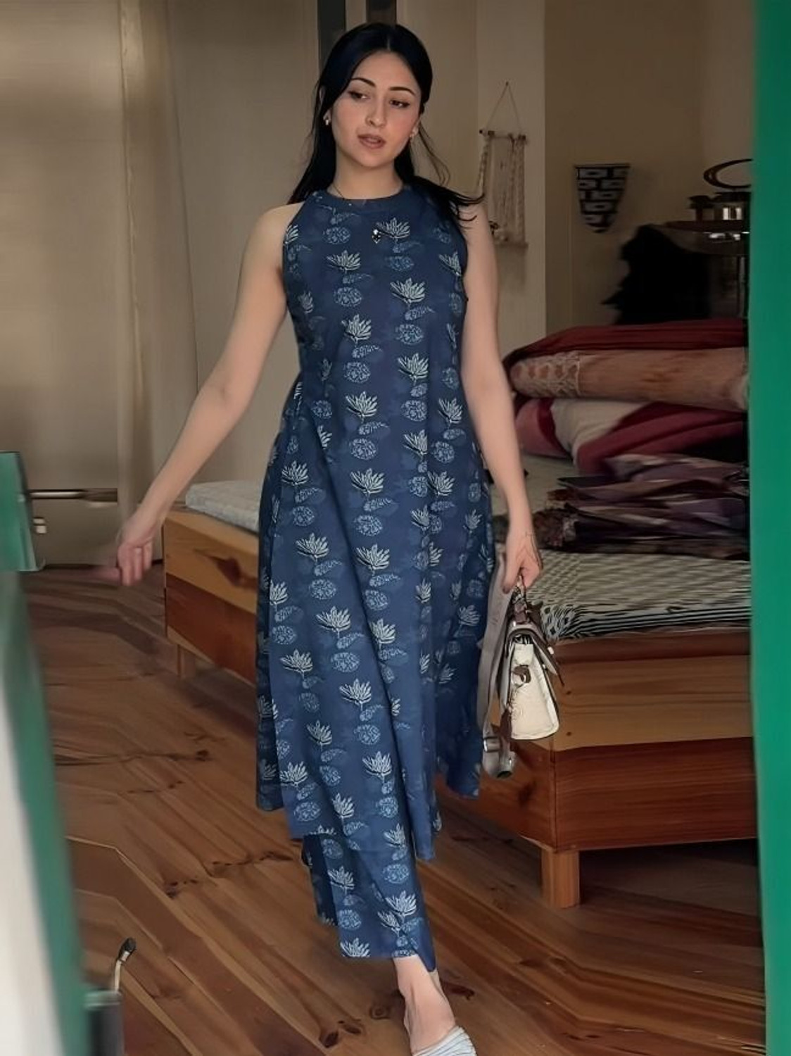 Image of parthcreation Women Viscose Rayon Kurti Pant Set