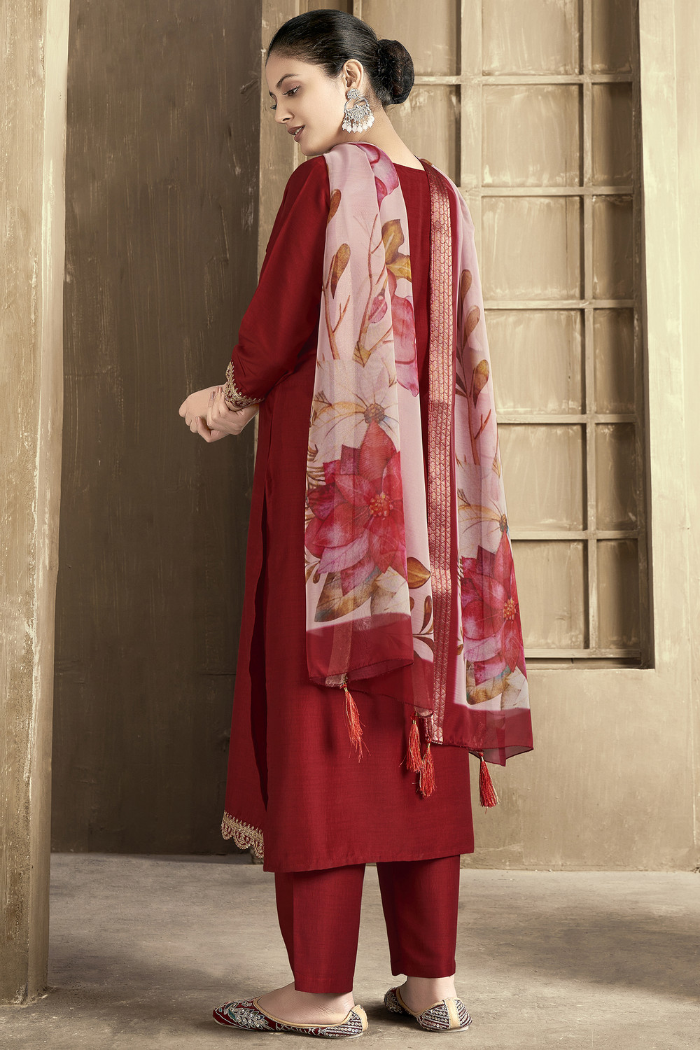 Image of MOKOSH Women Silk Blend Kurta Pant Dupatta Set