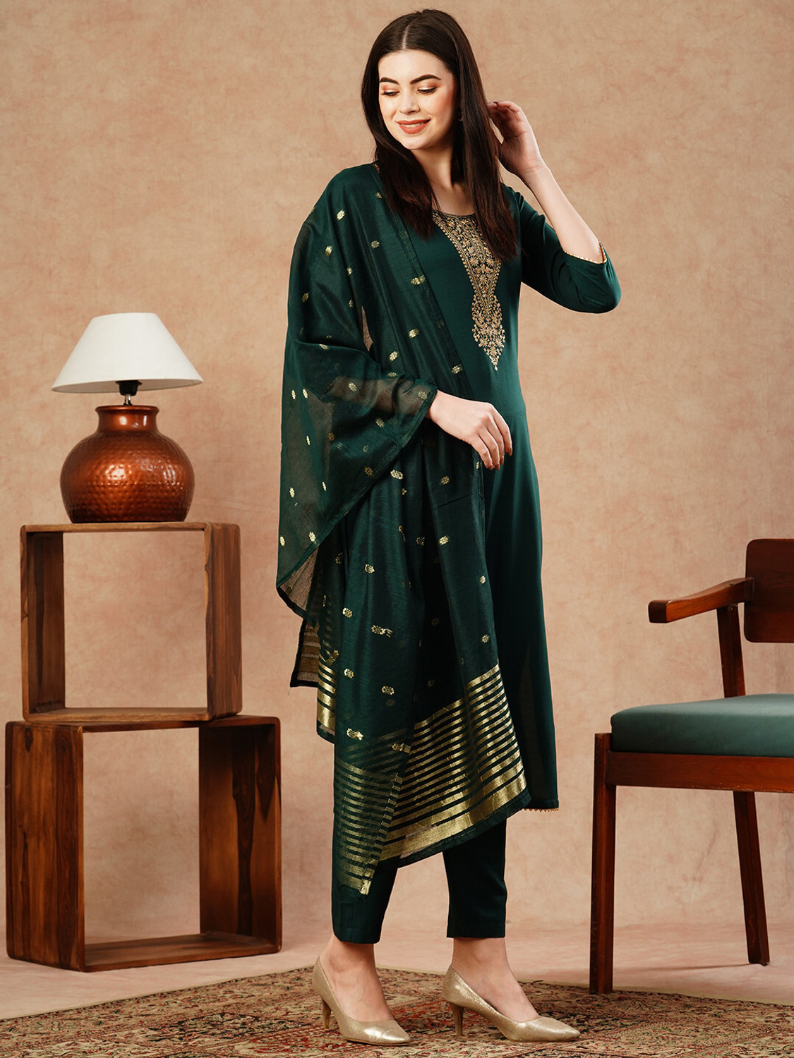 Image of Gosriki Women Cotton Blend Kurti Pant Set