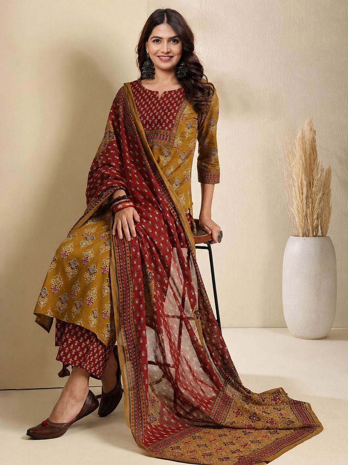 Image of FABZARI Women Pure Cotton Kurti Pant Dupatta Set