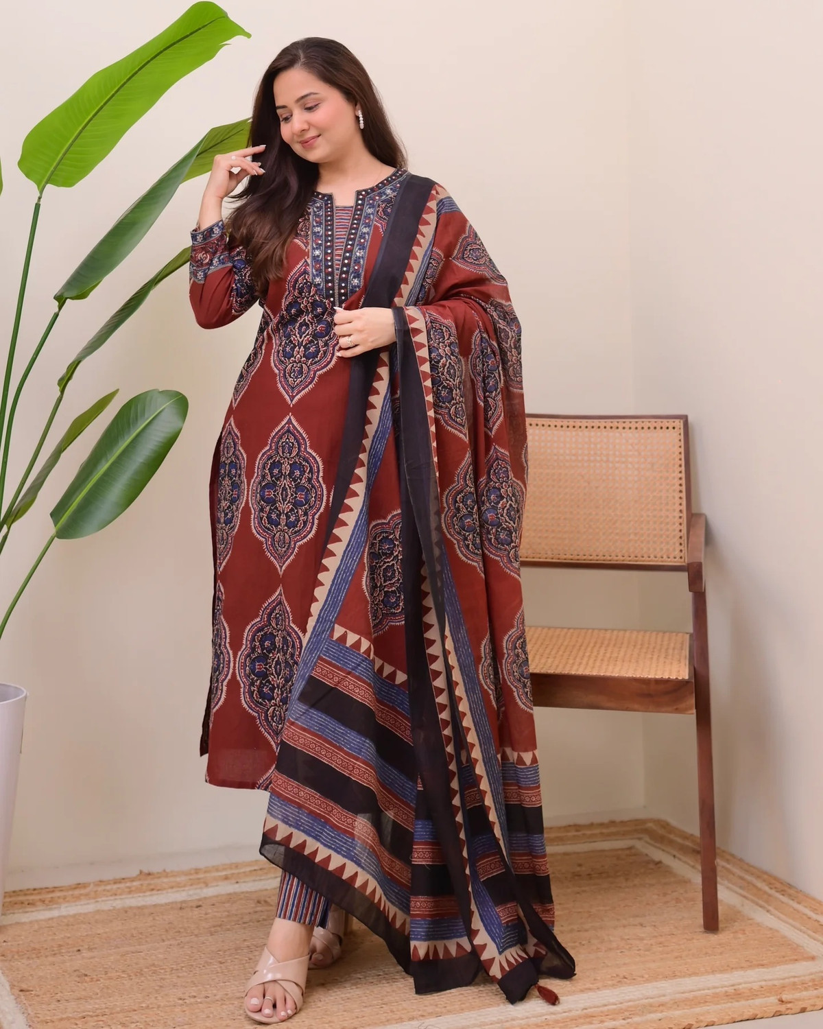 Image of Klosia Women Viscose Rayon Kurta Pant Dupatta Set