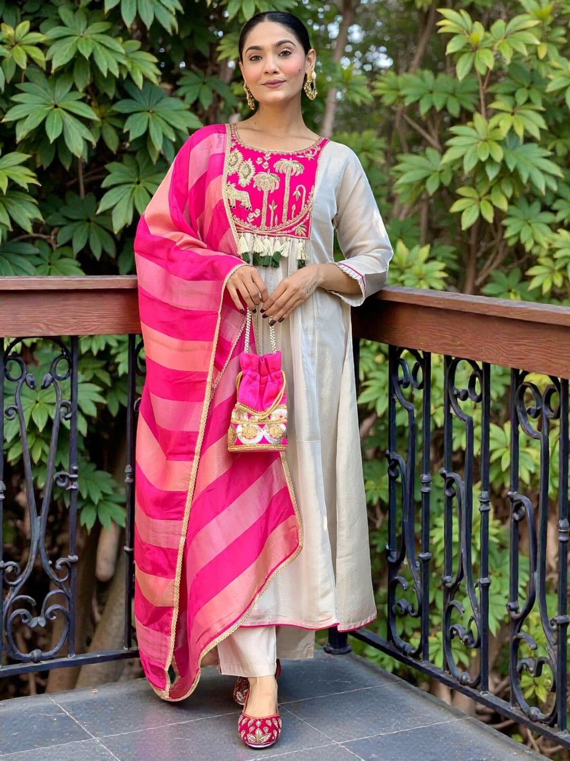 Image of Ambefashion Women Silk Blend Kurta Pant Dupatta Set