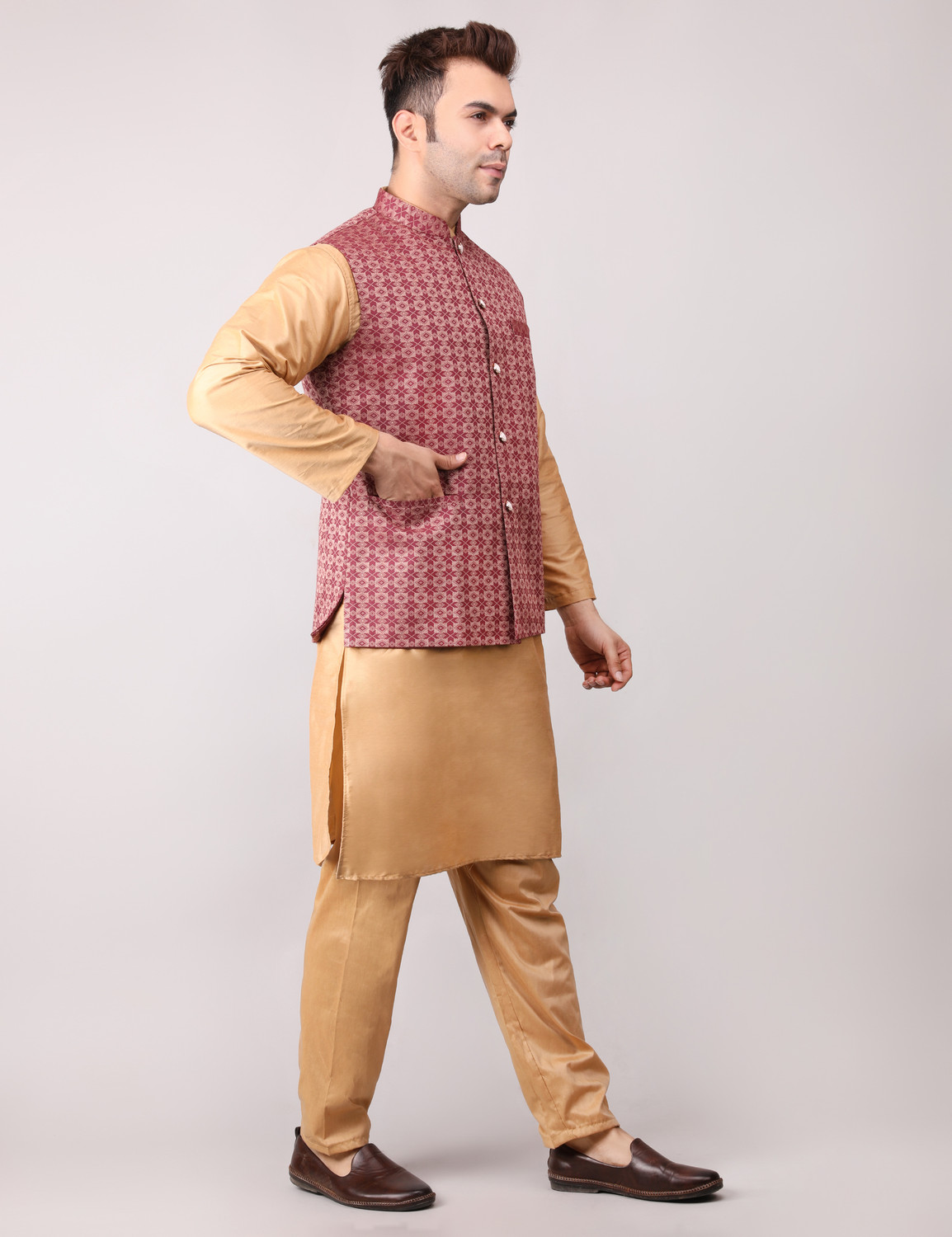 Image of ADARNIYA Men Cotton Silk Kurta Pyjama Ethnic Jacket Set