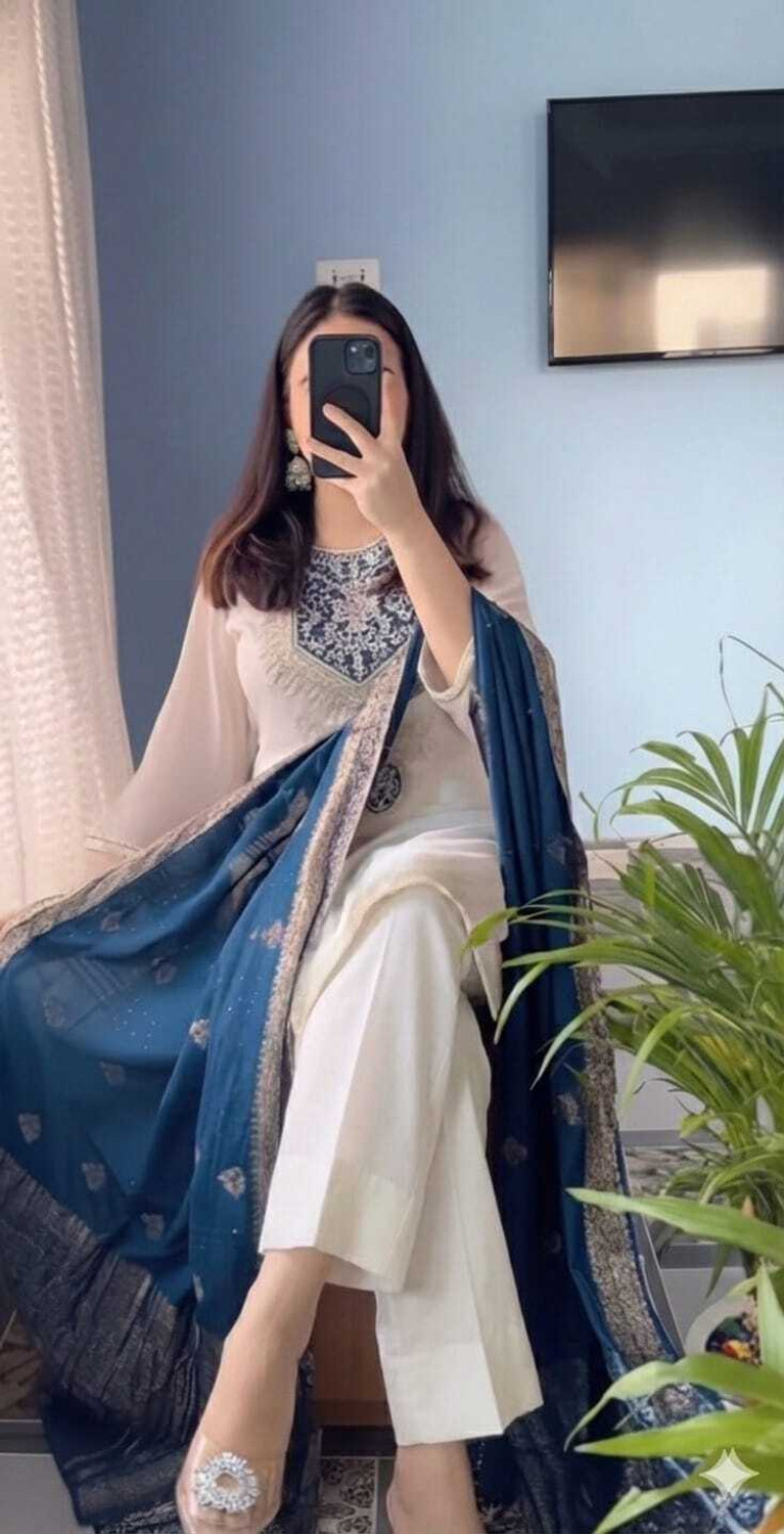 Image of JHANJHRIYA FAB Women Viscose Rayon Kurta Pant Dupatta Set