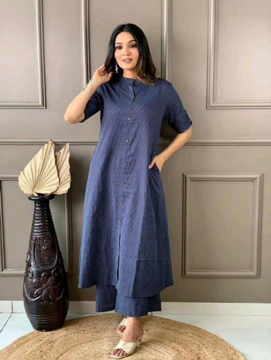 Image of Hunaiza Women Cotton Rayon Kurta Pant Set