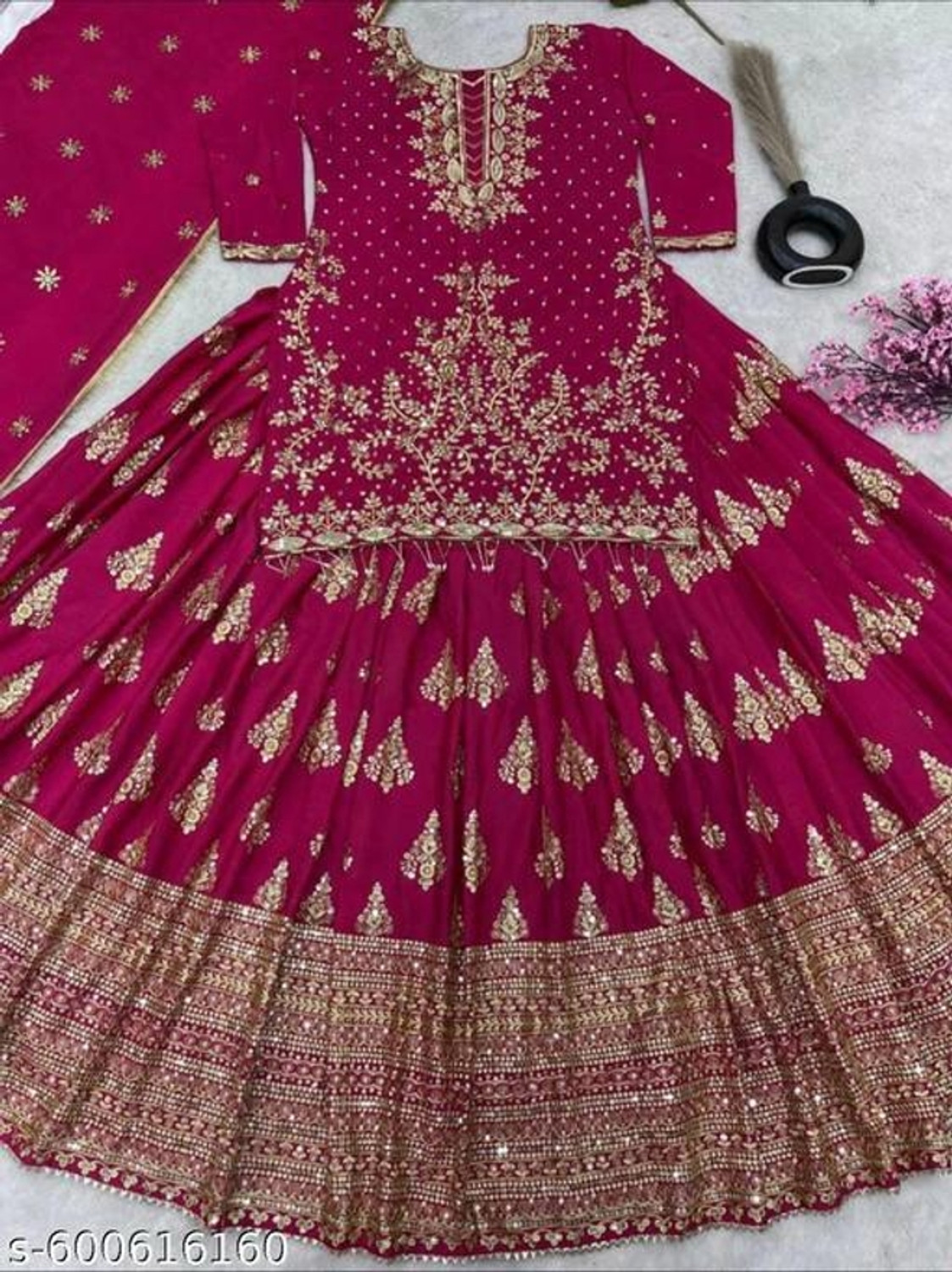 Image of KALPRANG Women Silk Blend Dupatta Set