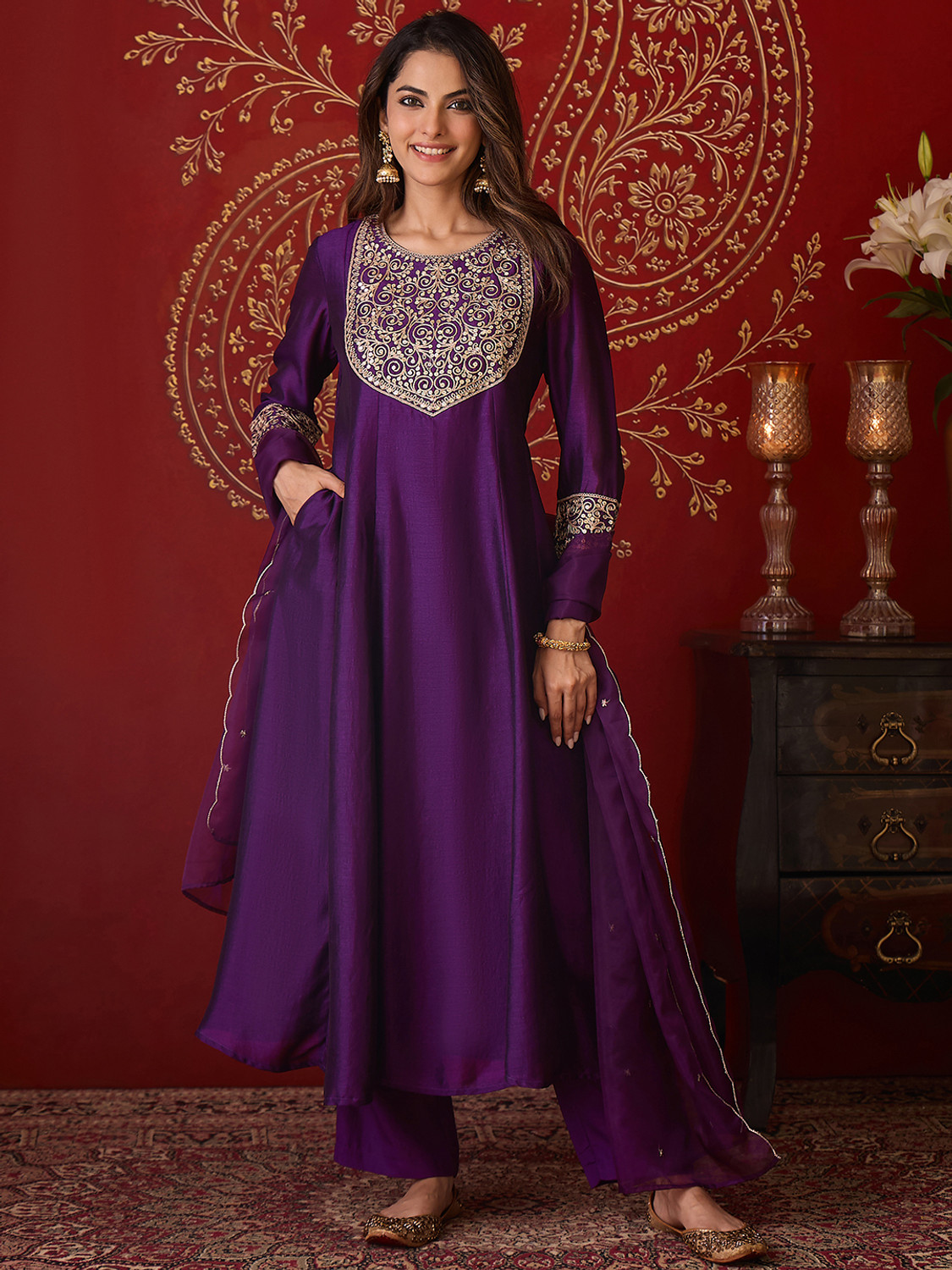 Image of Ambefashion Women Silk Blend Kurta Pant Dupatta Set