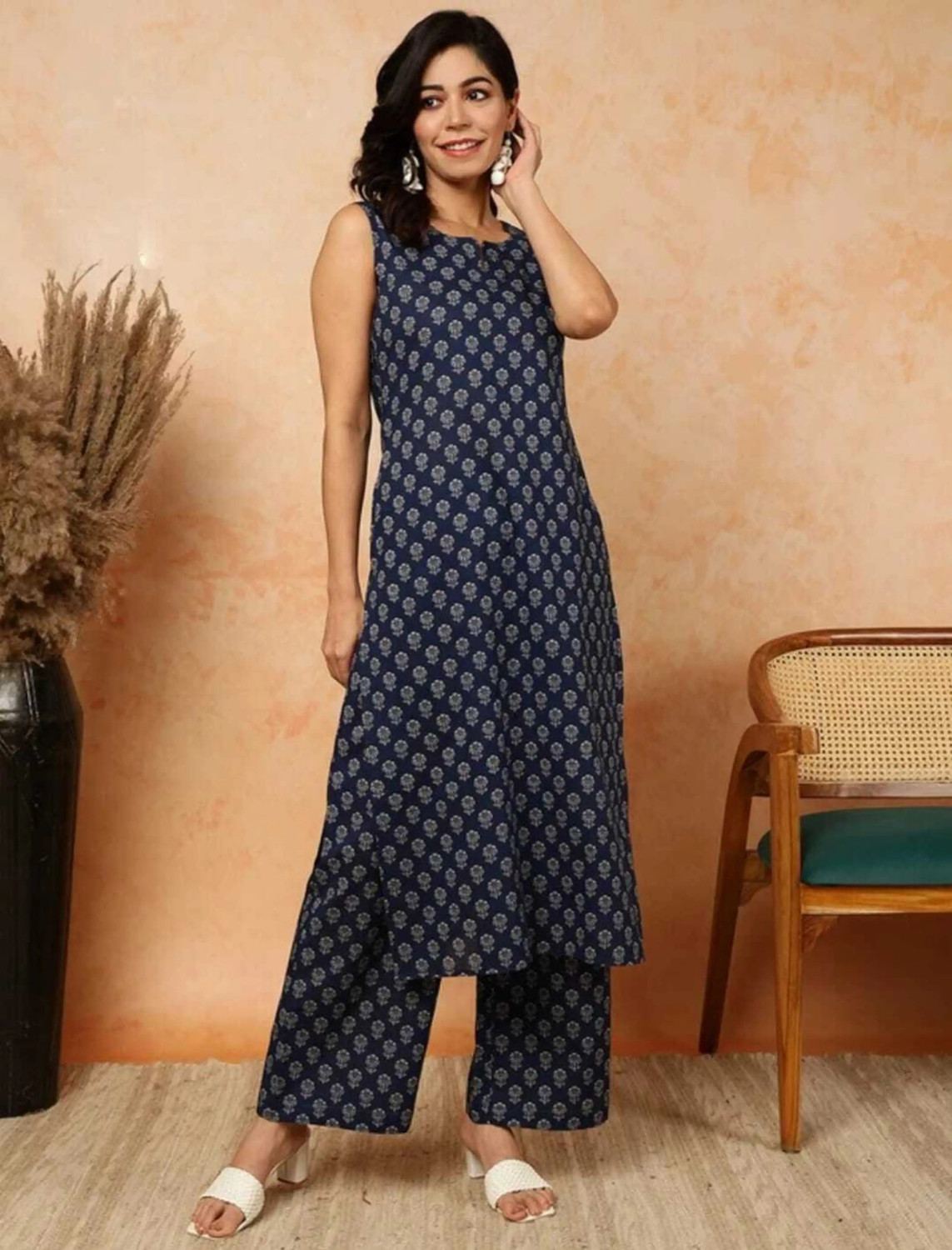 Image of MAA SHAKTI ENTERPRISE SHREE VASTRA Self Design Kurta, Trouser /Pant & Dupatta Set
