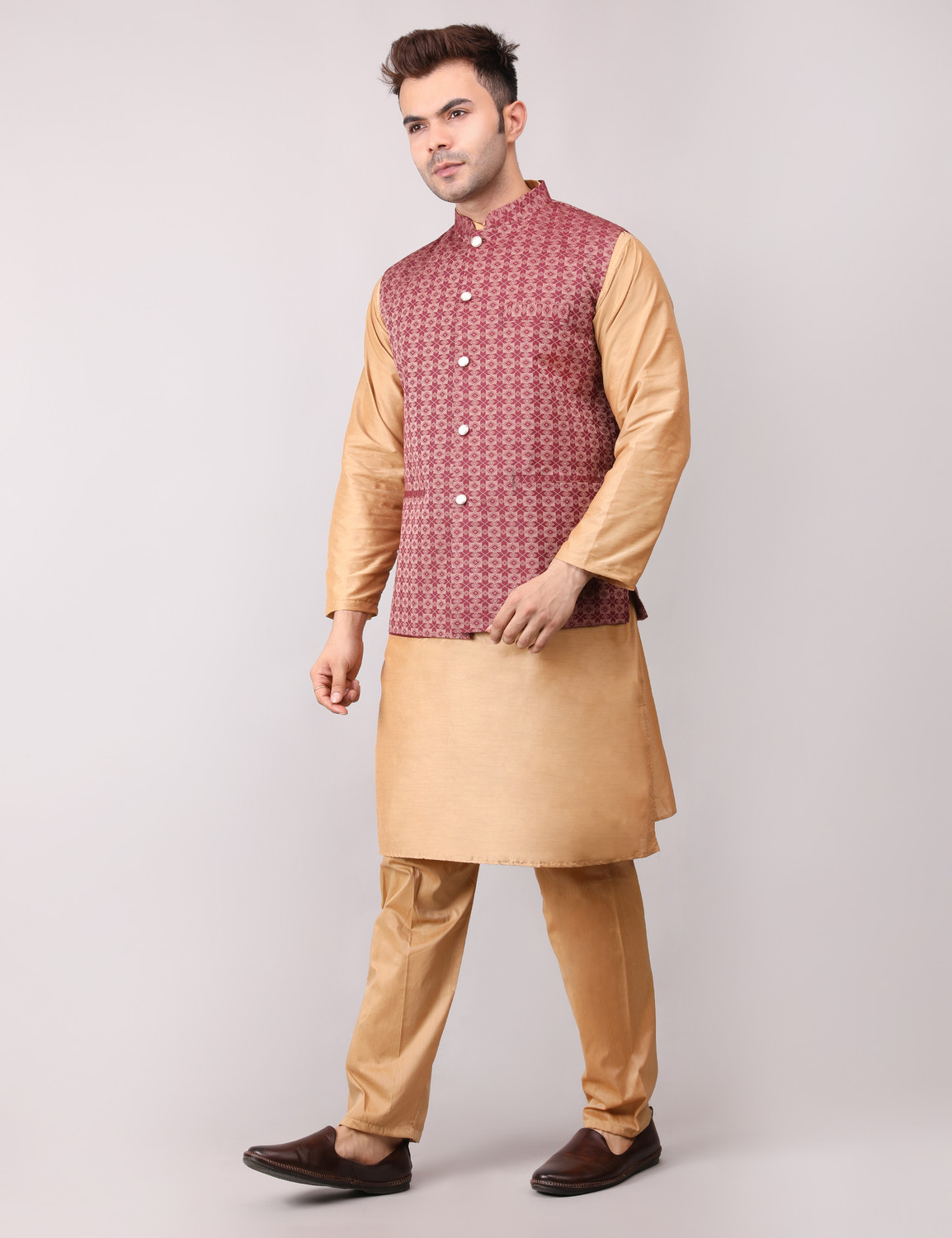 Image of ADARNIYA Men Cotton Silk Kurta Pyjama Ethnic Jacket Set