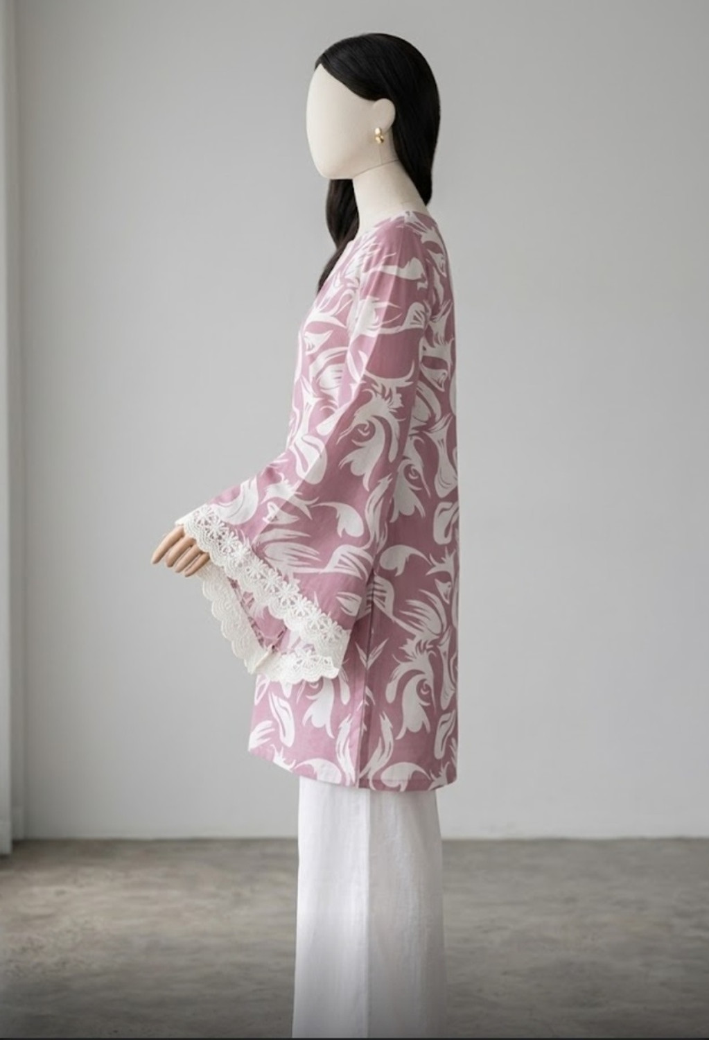 Image of sadya attire Women Cotton Blend Kurti Set