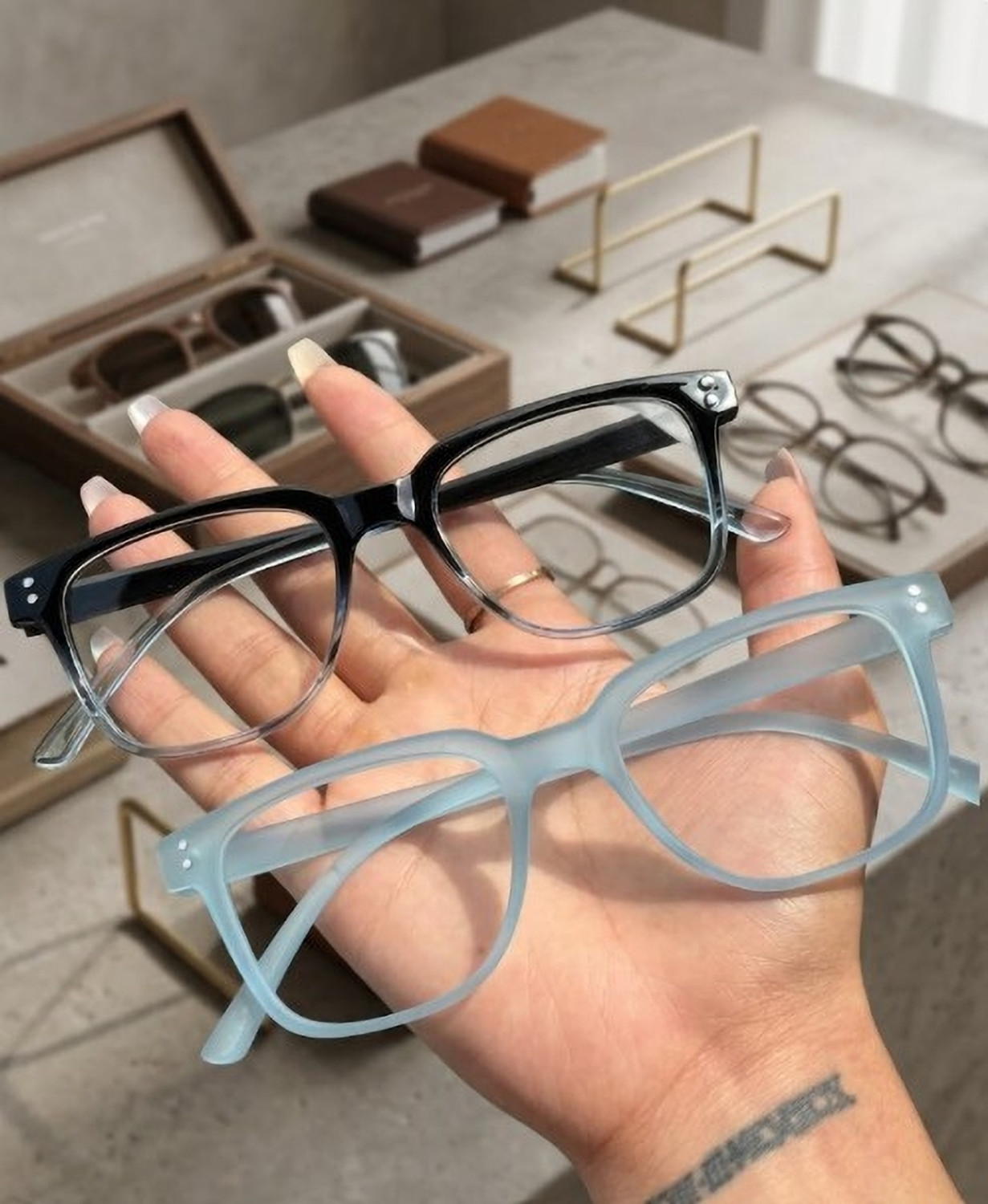Image of AURELIN Full Rim Square Anti Glare & Blue Cut Computer Glass For Men & Women (140 mm)