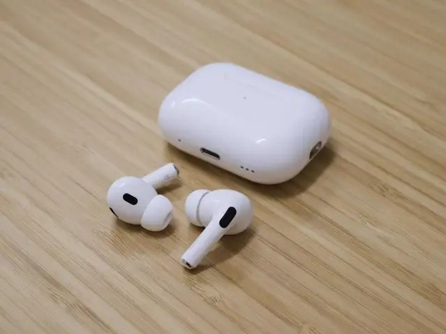 Image of Fire-Boltt Aero Drift TWS Earbuds, Custom EQ Profiles 50H Battery Display Case Quad Mic ENC Bluetooth Headset (White, True Wireless)