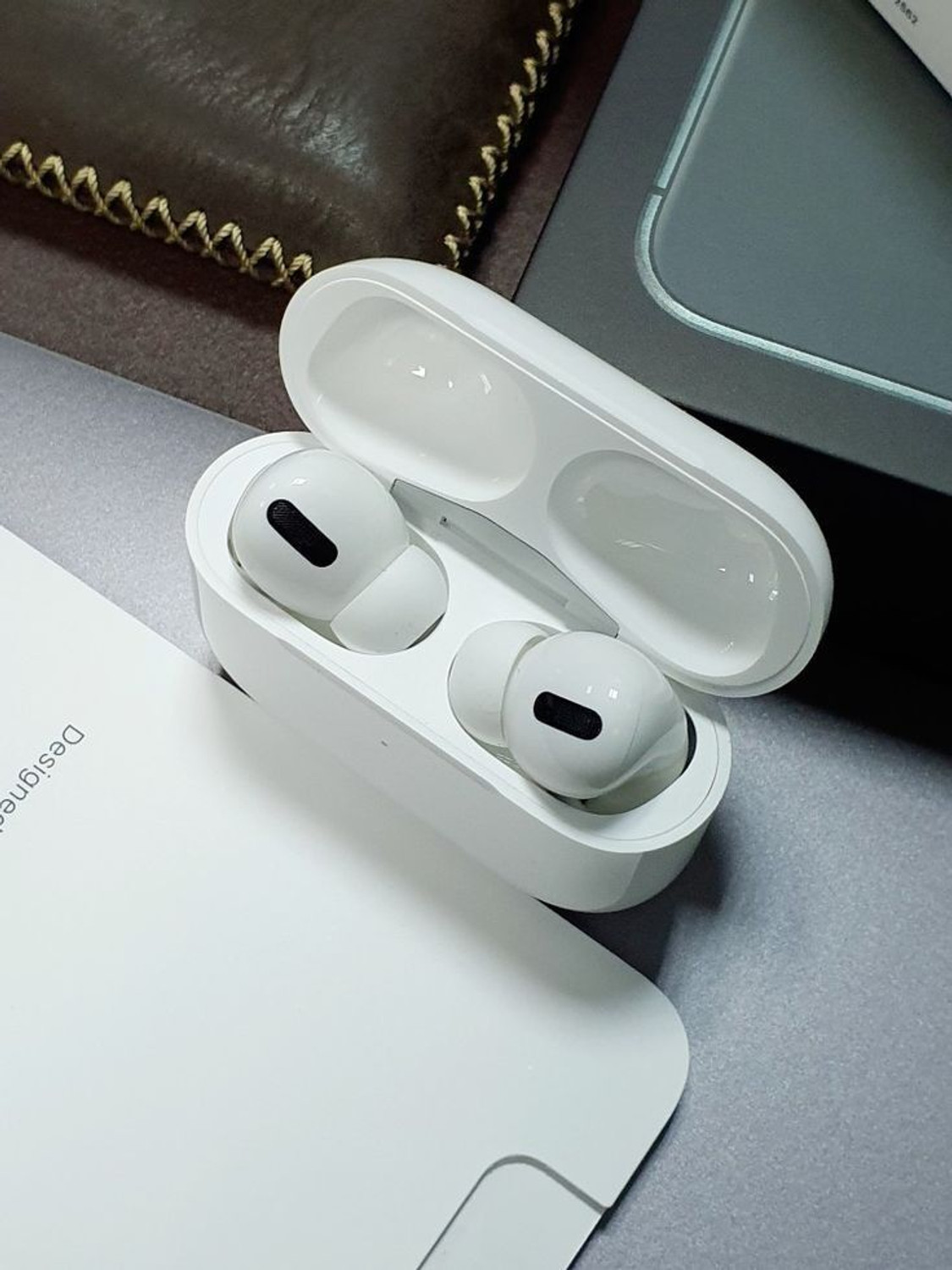 Image of APL Earpods (USB-C) Wired Headset (White, In the Ear) Wired Headset (White, On the Ear)