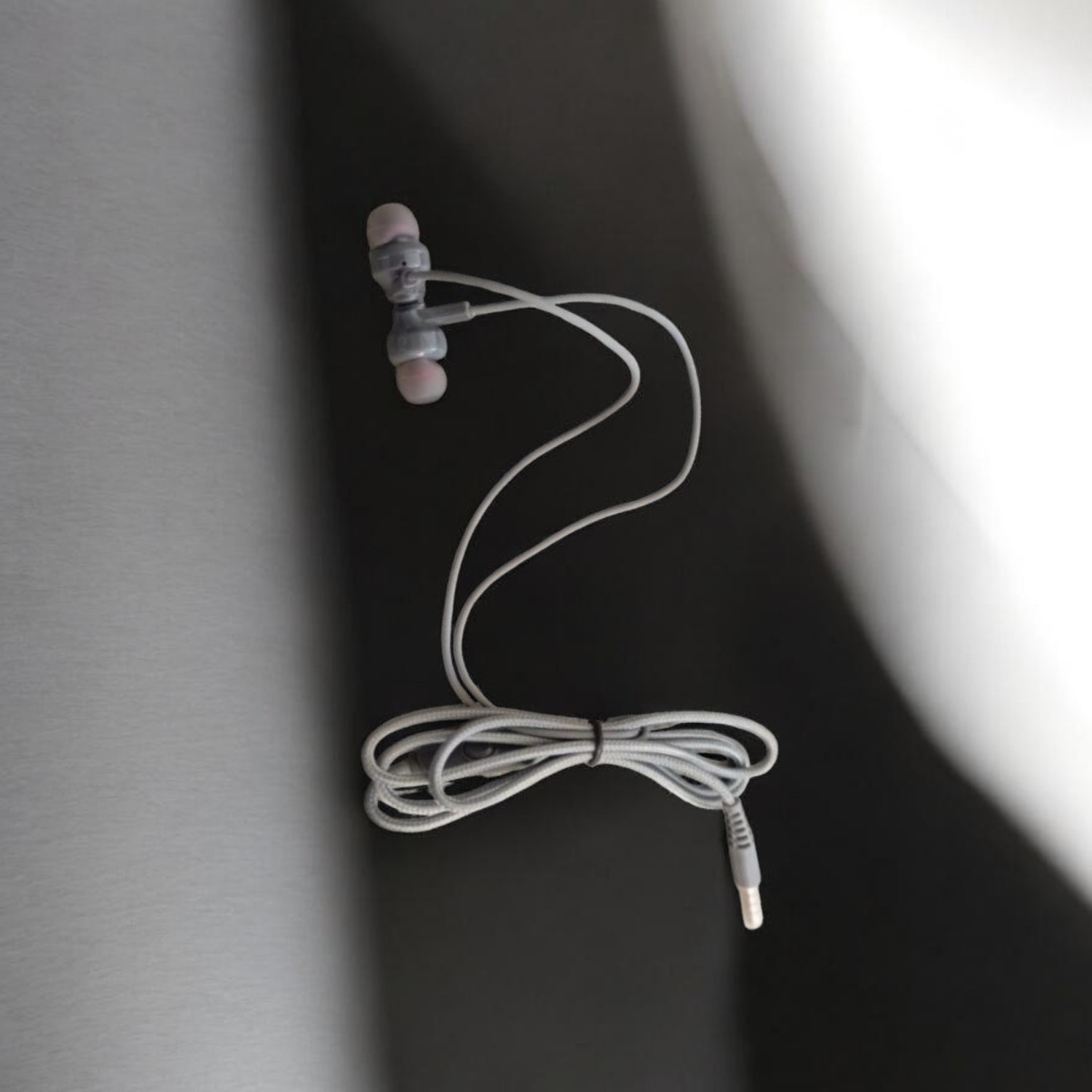 Image of KDM M10 Plus Universal stereo earphone Wired Headset (Grey, In the Ear)
