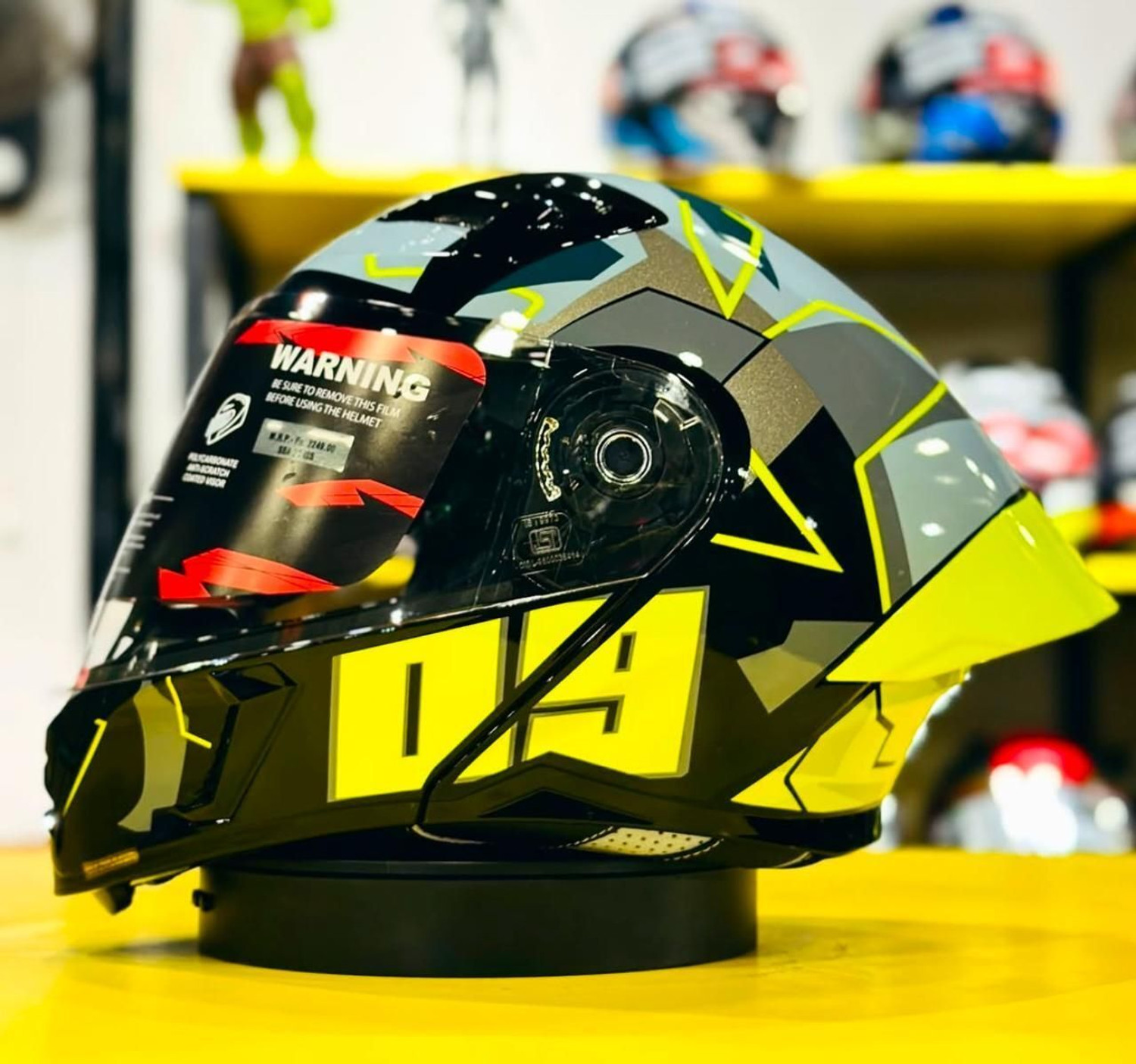 Steelbird Air SBA-20 ISS 09 Glossy Black Neon Large Helmet - Image 1