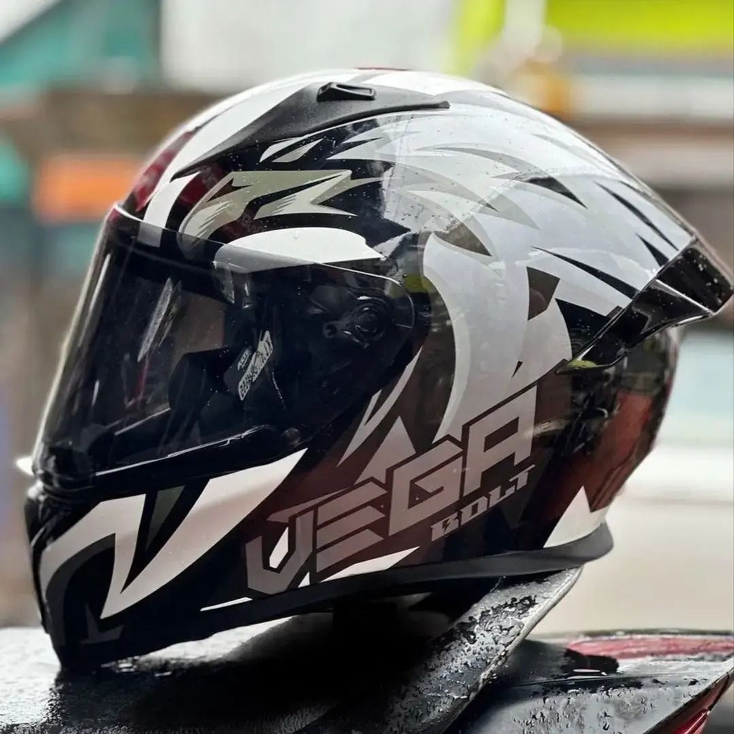 Image of VEGA Zap Alliance Dot & ISI Certified Full Face Medium Motorbike Helmet (White Red)