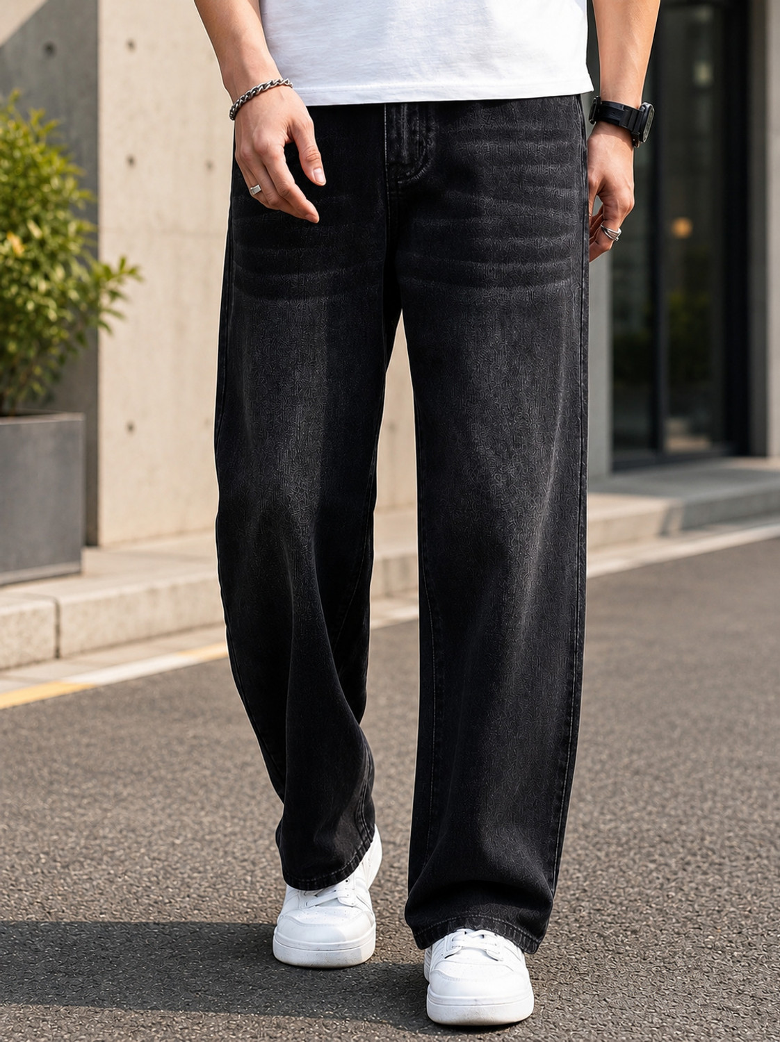 BREGRUUS Men Straight Fit Mid Rise Black Jeans - Image 1