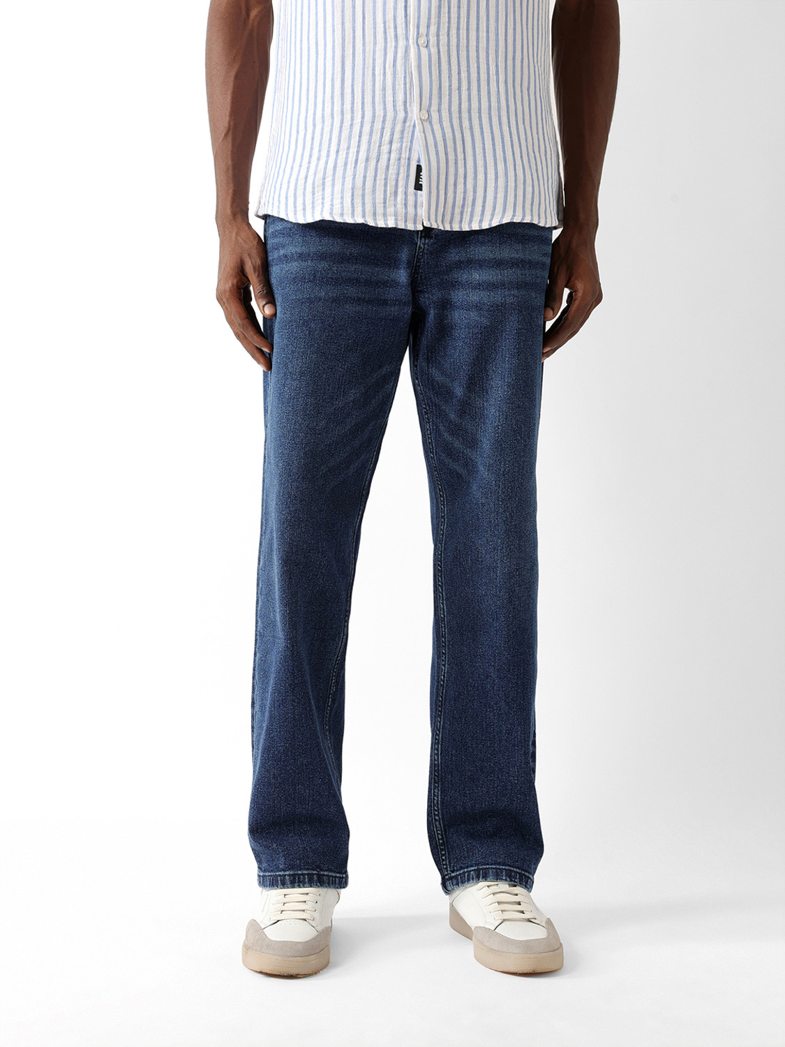THE BEAR HOUSE Men Relaxed Fit Mid Rise Dark Blue Jeans - Image 1