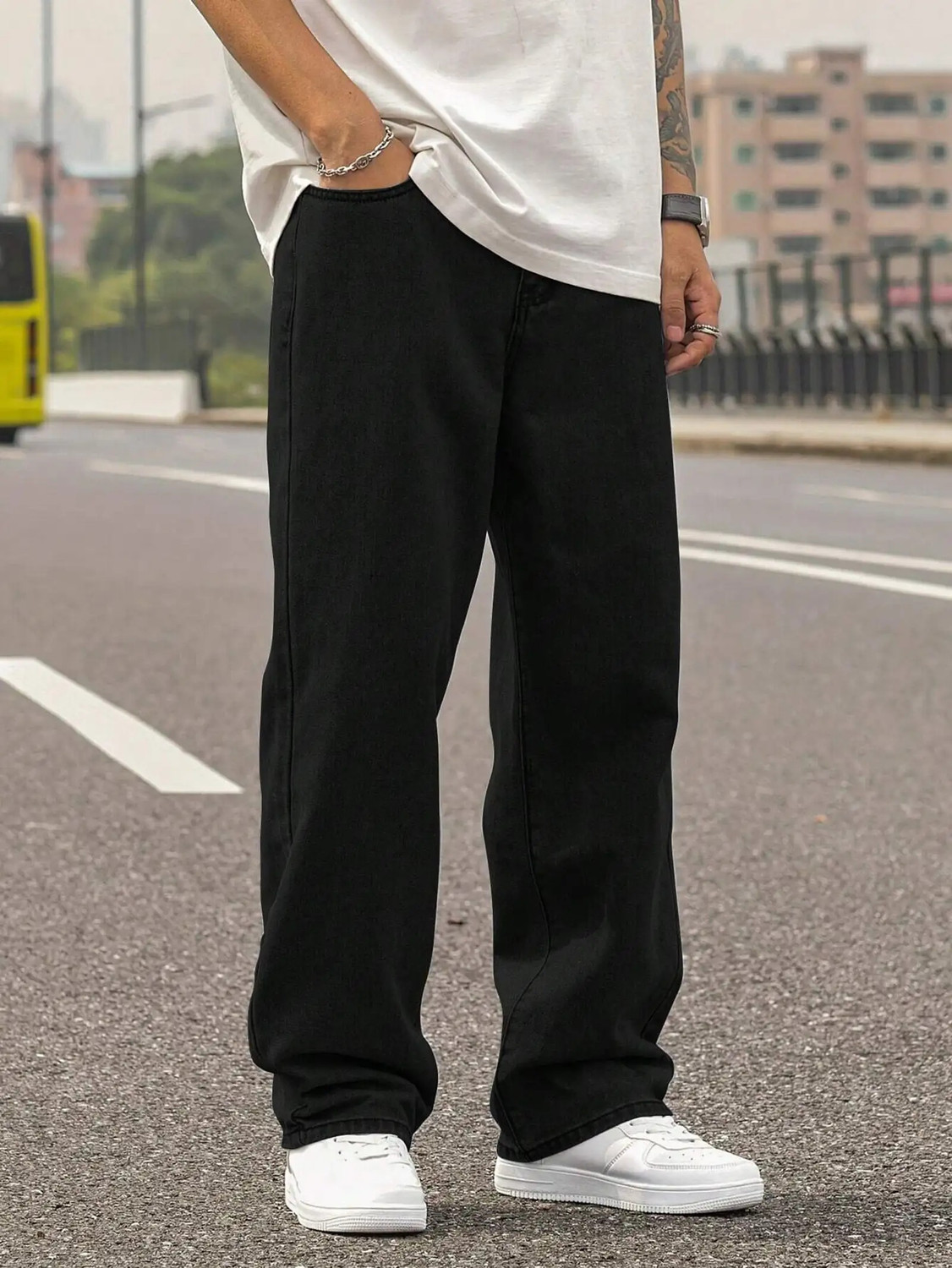 Image of Roadster Men Loose Fit Mid Rise Black Jeans