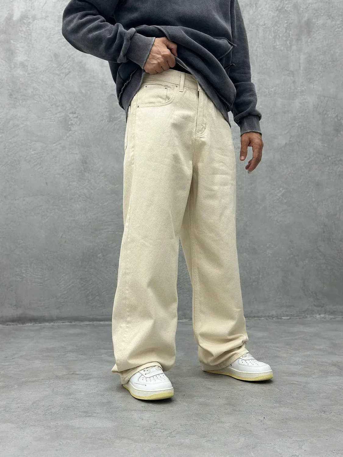 Image of MULTISOLARTECH Men Loose Fit High Rise Beige Jeans