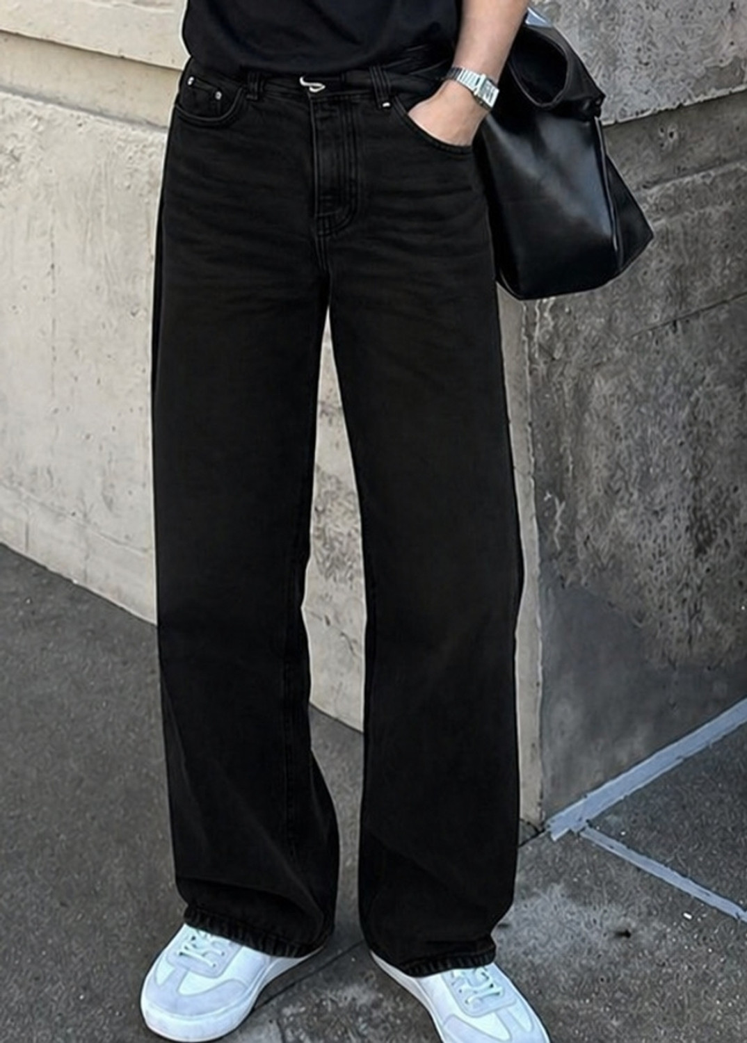 Image of OMP DENIM Men Loose Fit Mid Rise Black Jeans