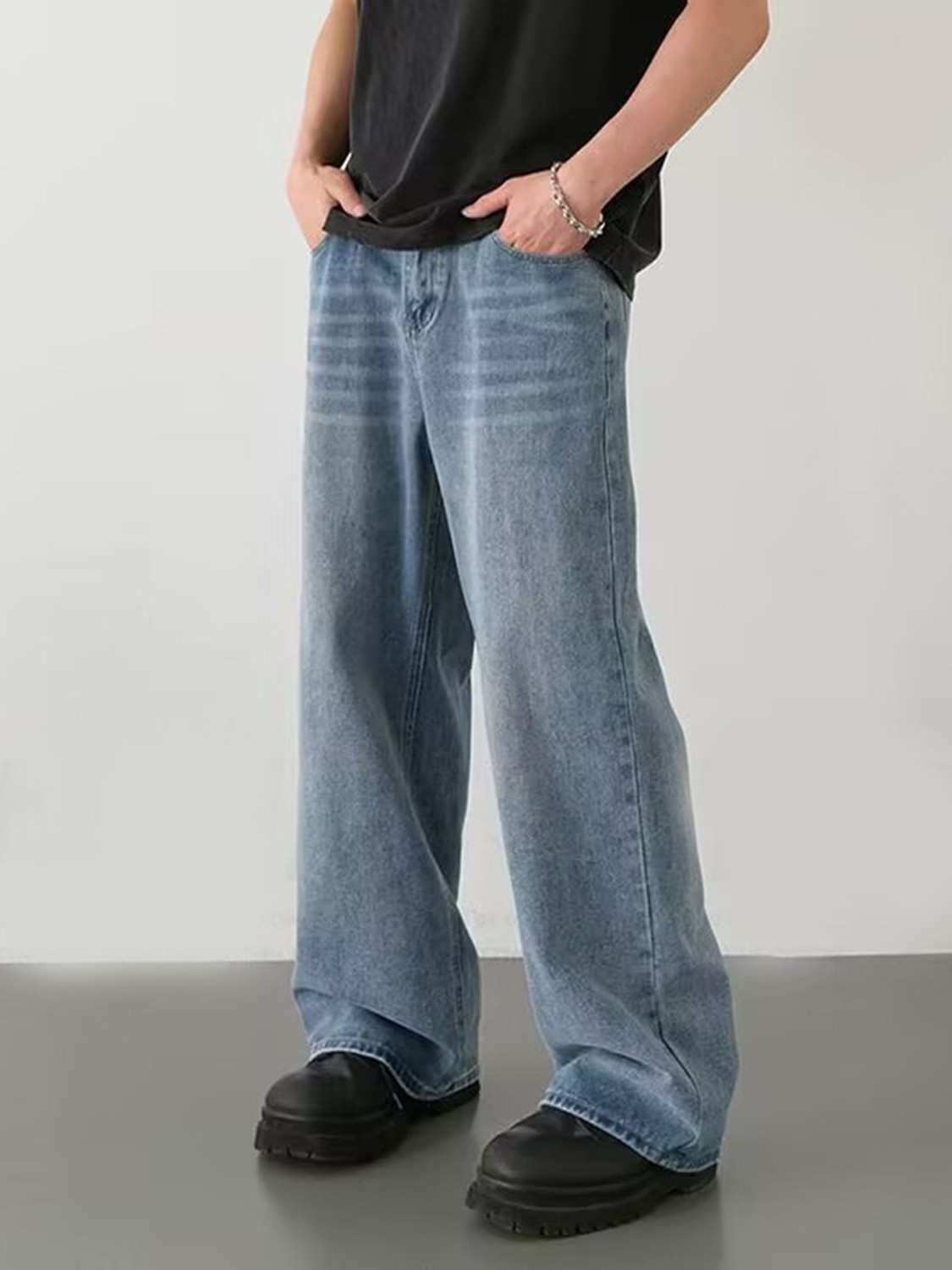 Image of Leriya Fashion Men Loose Fit High Rise Light Blue Jeans