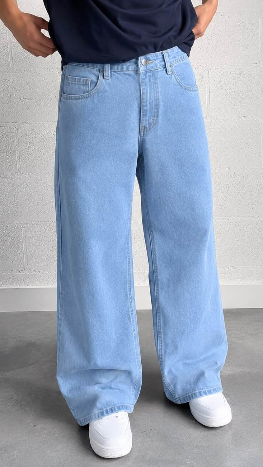 Pahiraav Men Loose Fit Mid Rise Light Blue Jeans - Image 1