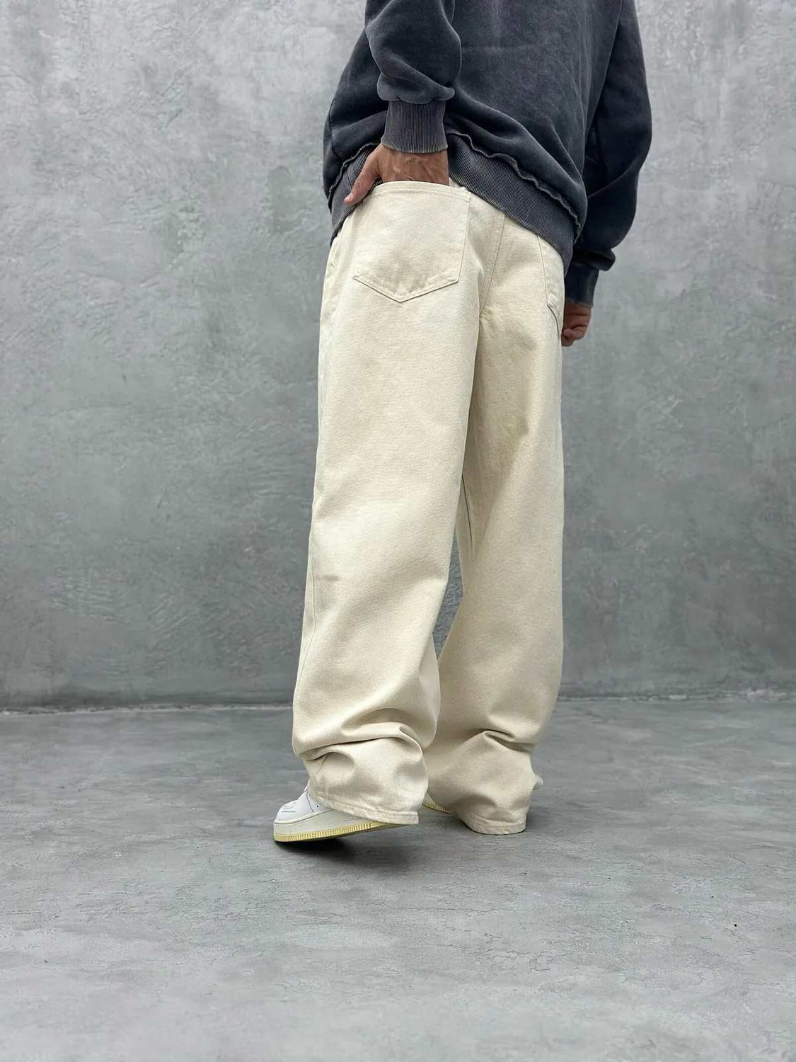 Image of MULTISOLARTECH Men Loose Fit High Rise Beige Jeans