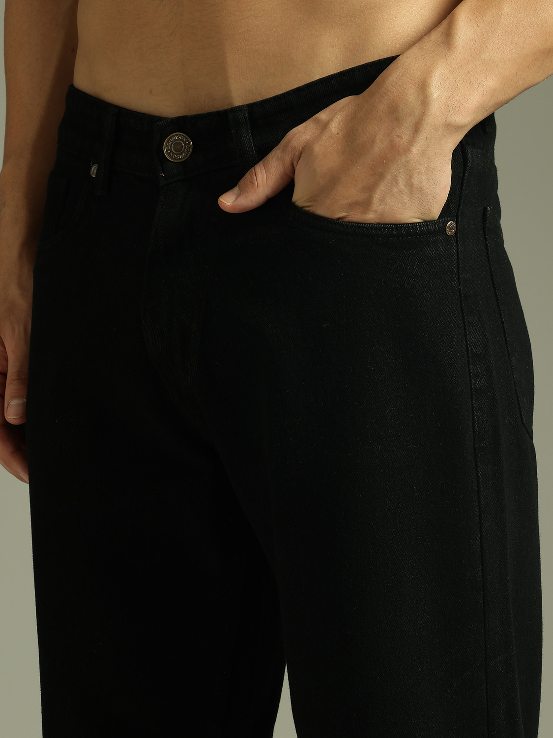 Image of DENNISON Men Relaxed Fit Mid Rise Black Jeans