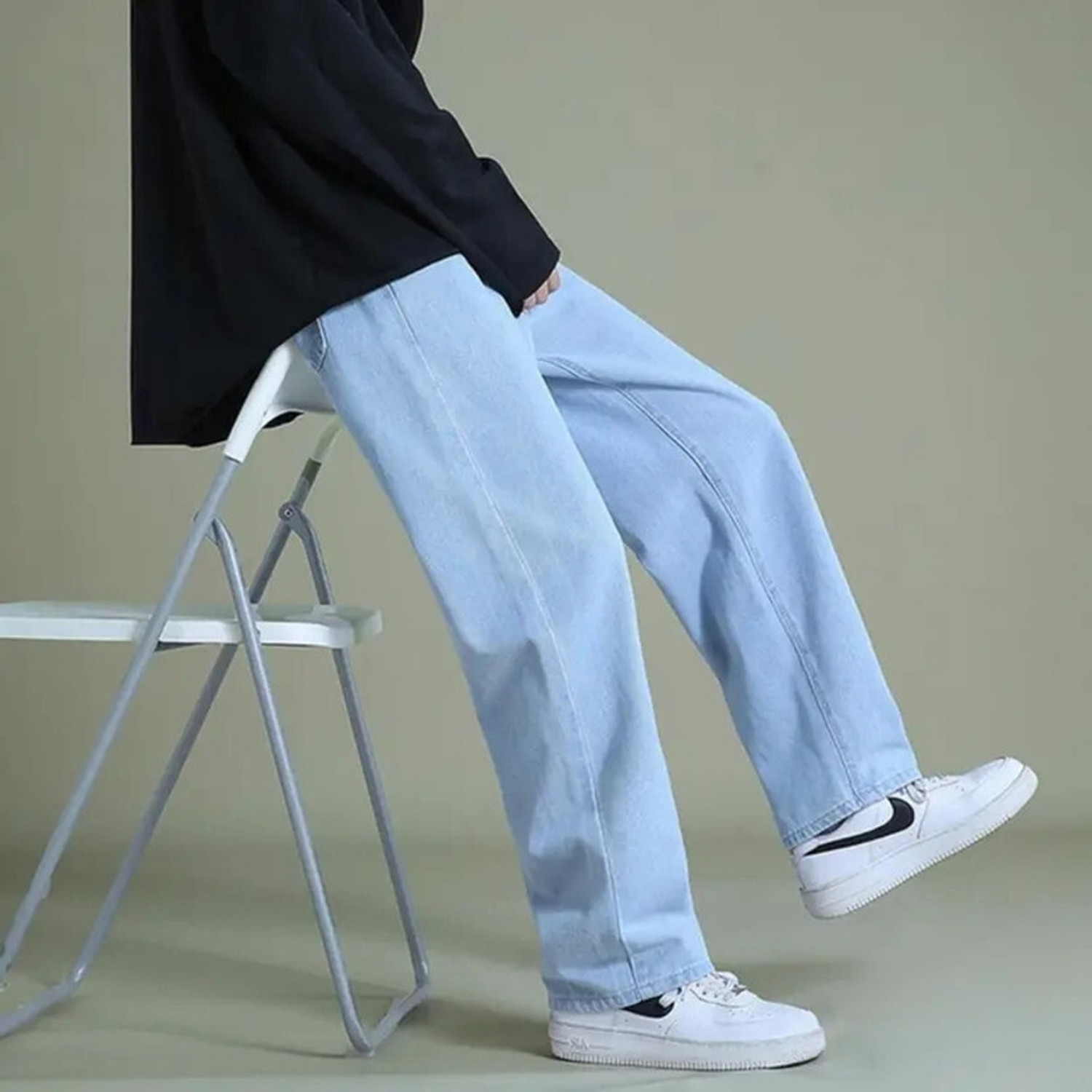 HOKER Loose Fit Men Light Blue Jeans - Image 4