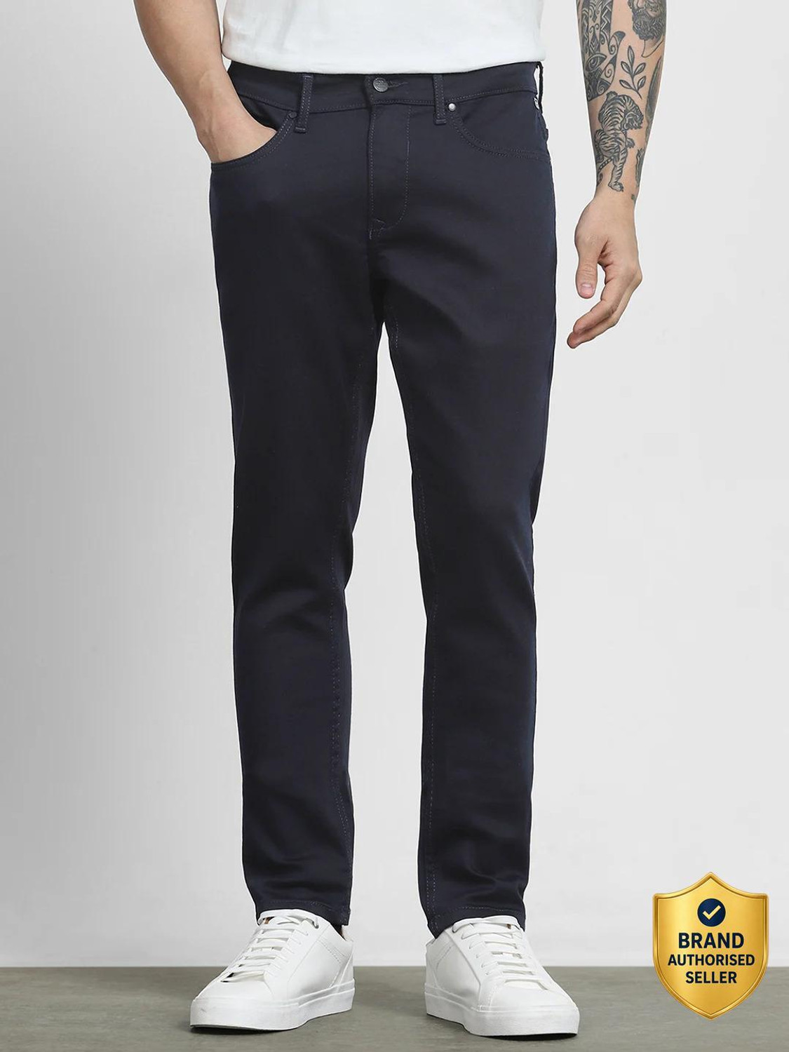 Image of MUFTI Men Slim Mid Rise Black Jeans