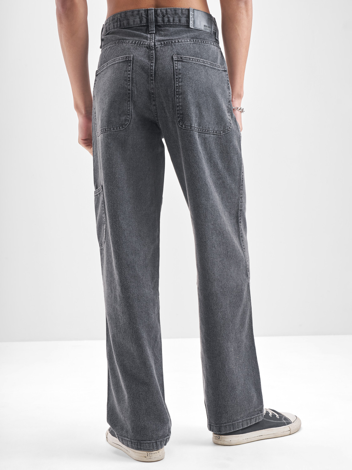 HIGHLANDER Men Loose Fit Mid Rise Dark Grey Jeans - Image 1