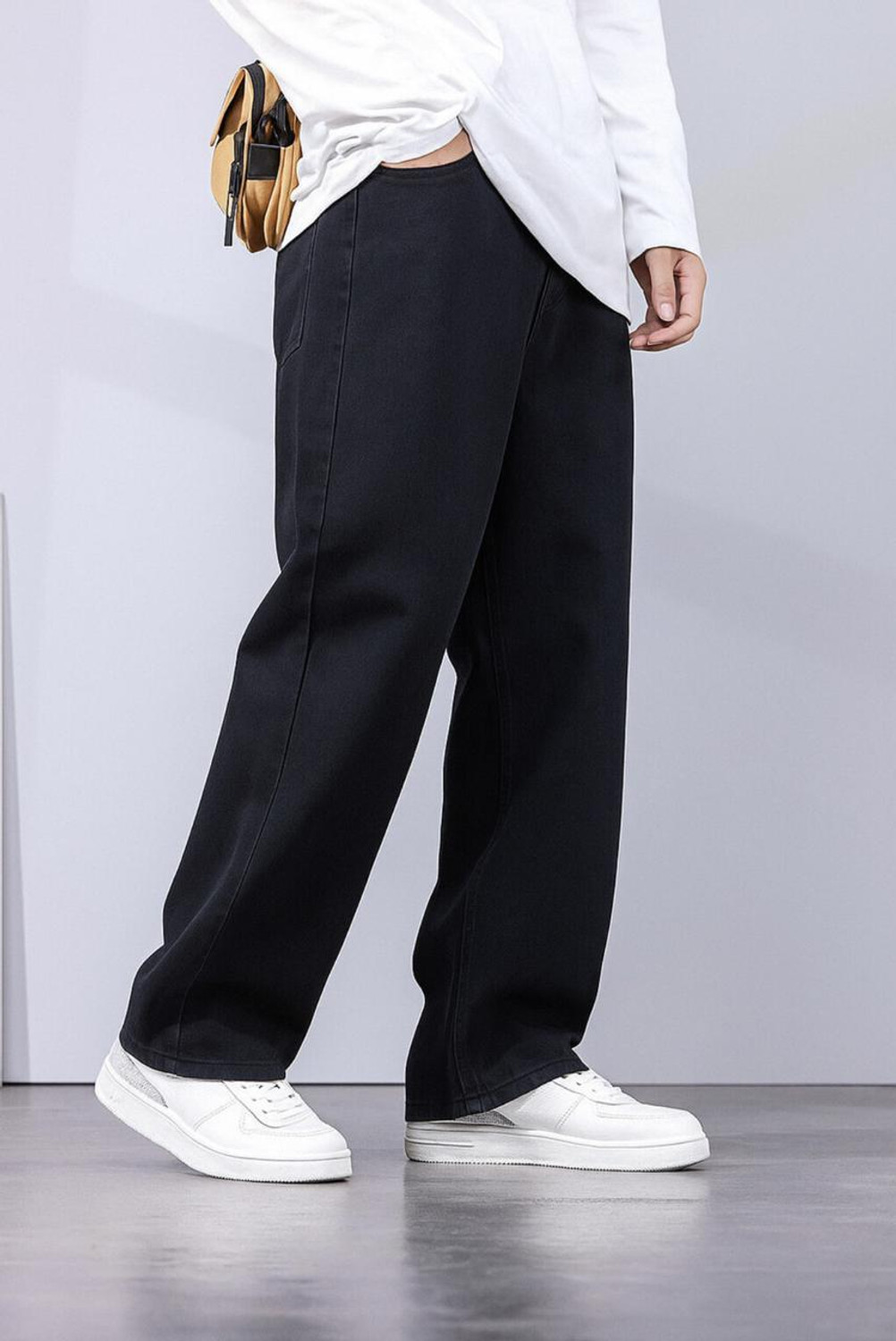 Image of DASHING FIT Men Boyfriend Mid Rise Black Jeans