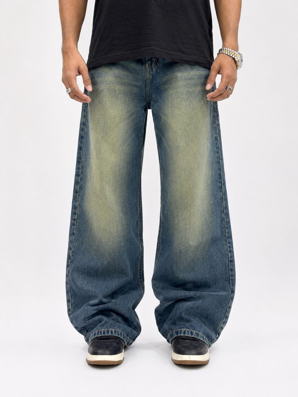 M Q Men Baggy Fit Mid Rise Green Jeans - Image 1