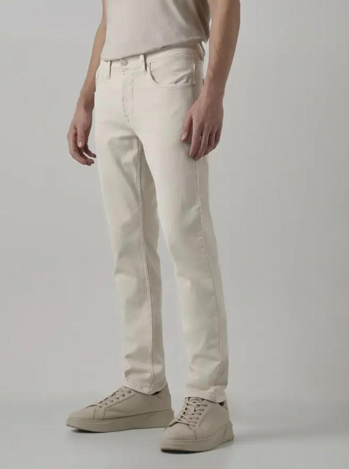 Image of METRONAUT Men Regular Mid Rise Black Jeans