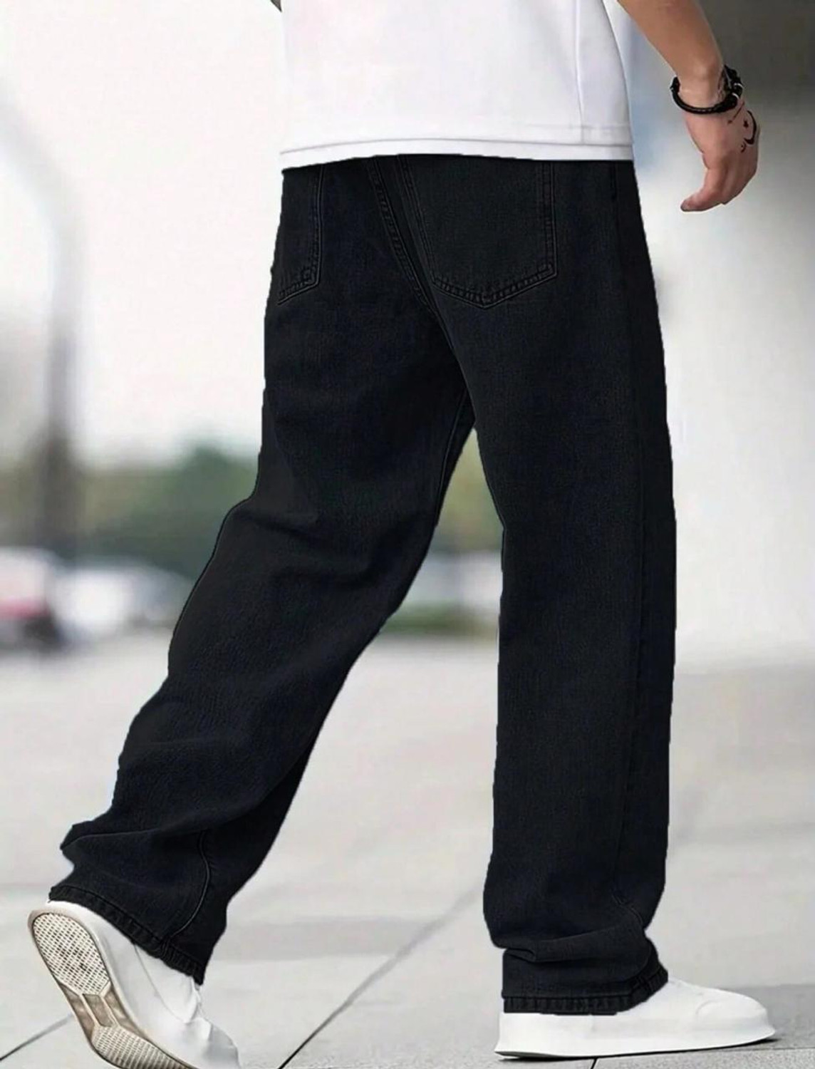 Image of DASHING FIT Men Boyfriend Mid Rise Black Jeans