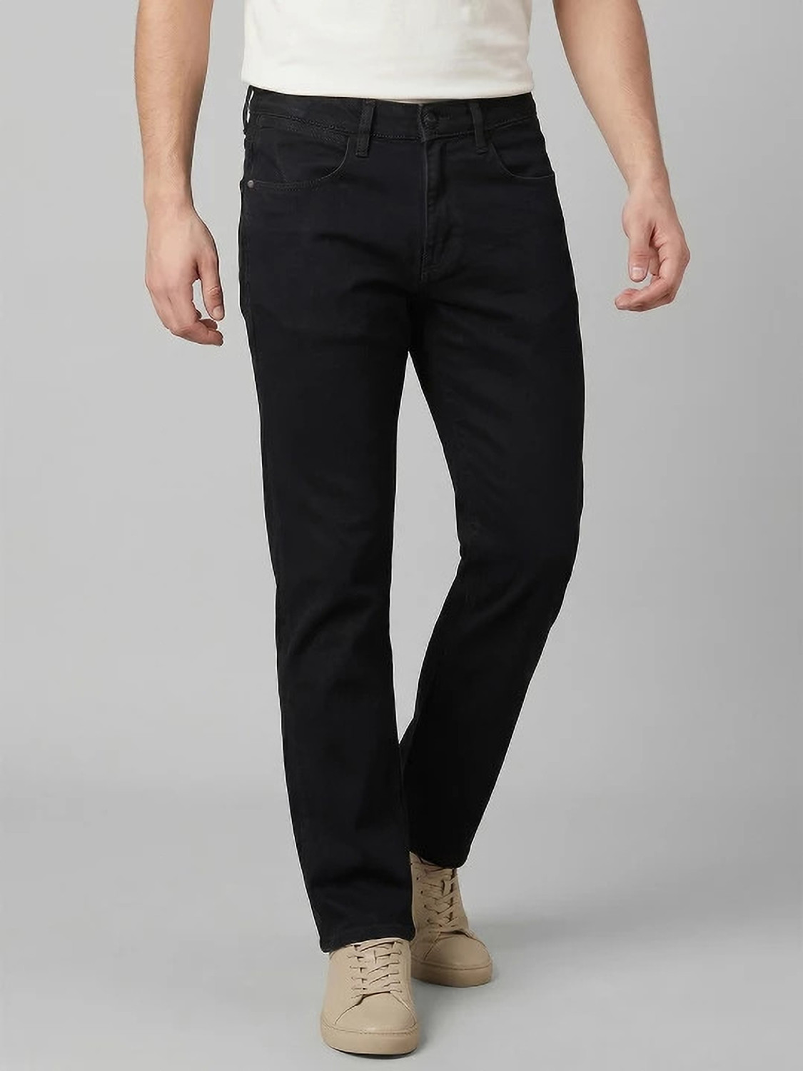 Image of Wrangler Men Straight Fit Mid Rise Black Jeans