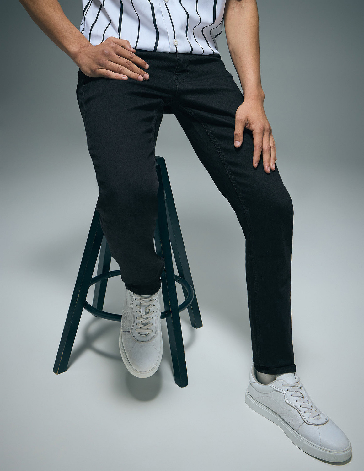 Image of FLYING MACHINE Men Super Skinny Mid Rise Black Jeans