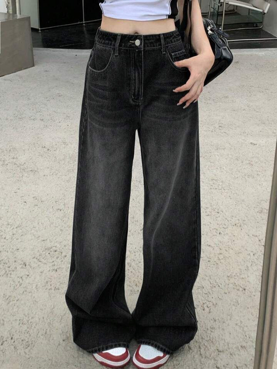 Image of HUNTER & HAYES Women Baggy Fit High Rise Dark Blue Jeans