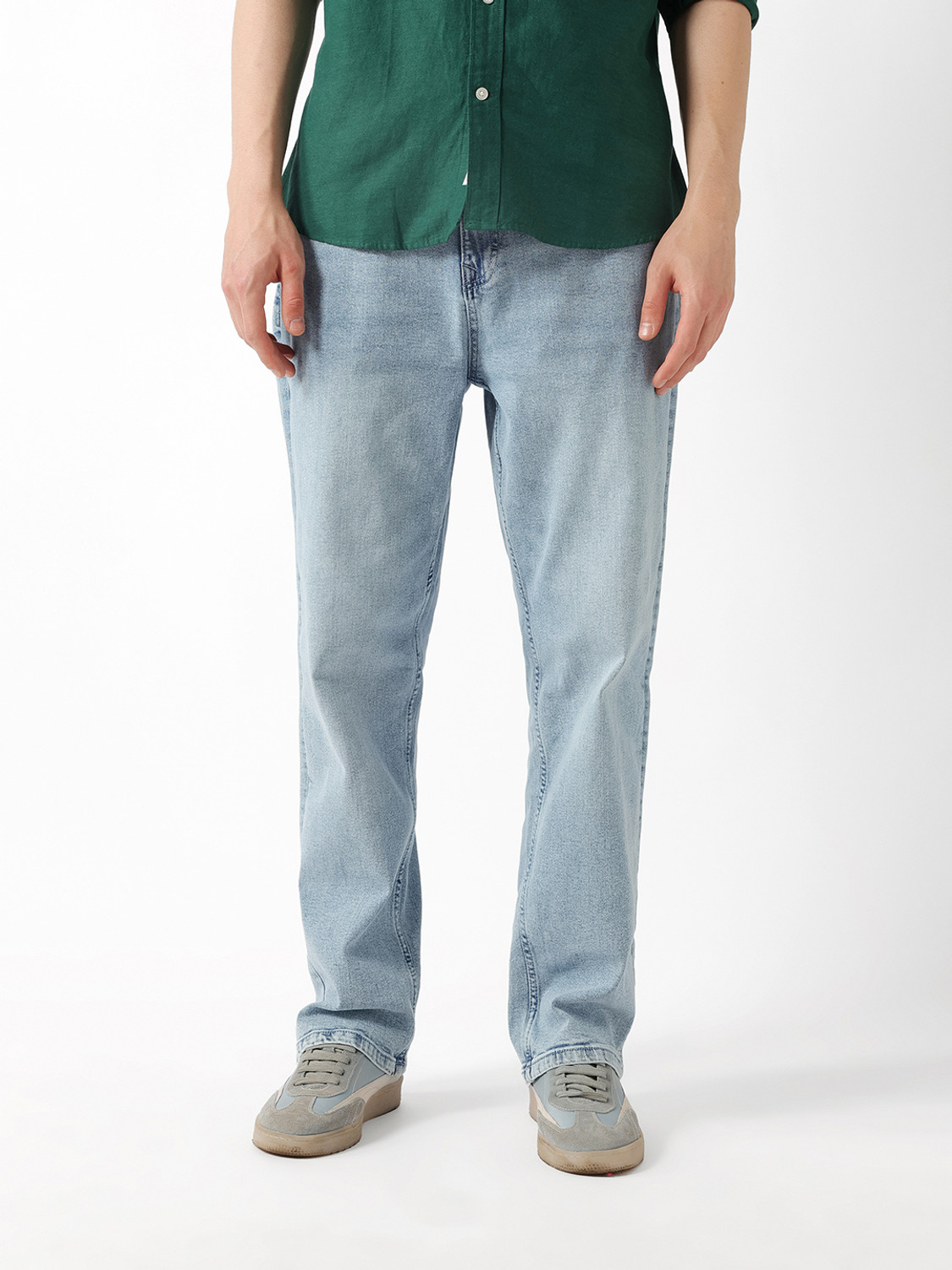 THE BEAR HOUSE Men Relaxed Fit Mid Rise Light Blue Jeans - Image 1