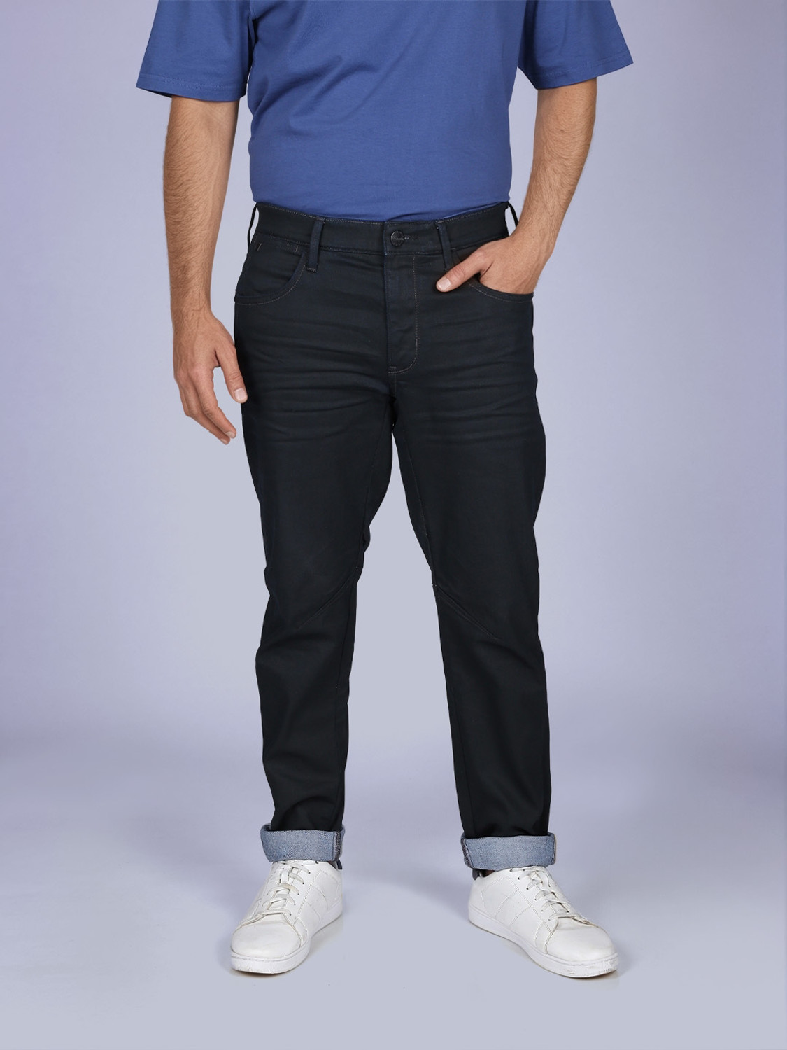 Image of Wrangler Men Straight Fit Mid Rise Black Jeans