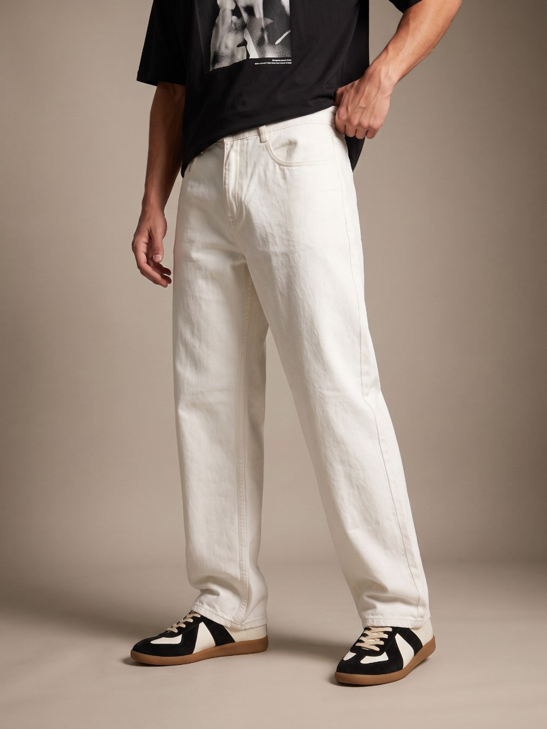 Image of Roadster Men Regular Mid Rise Beige Jeans