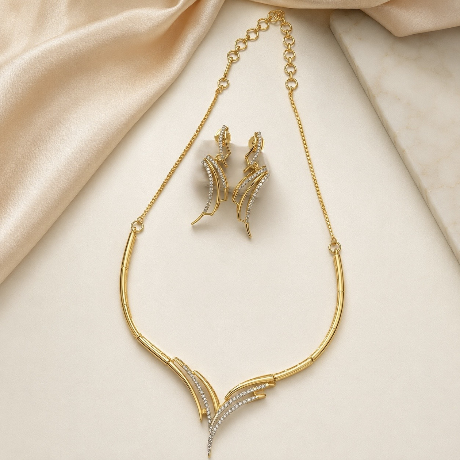 Image of SHINELOOM MUKTTA Brass Gold-plated White, Gold Jewel Set (Pack of 1)